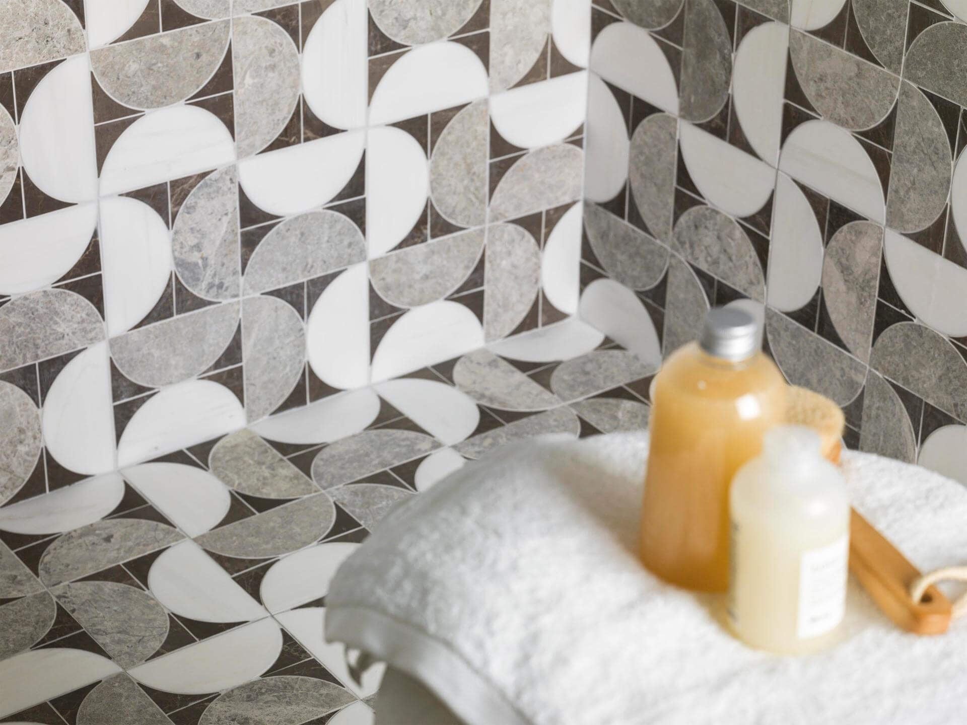 Figure Dark Spiral Mosaic (12x12x10-mm | matt)