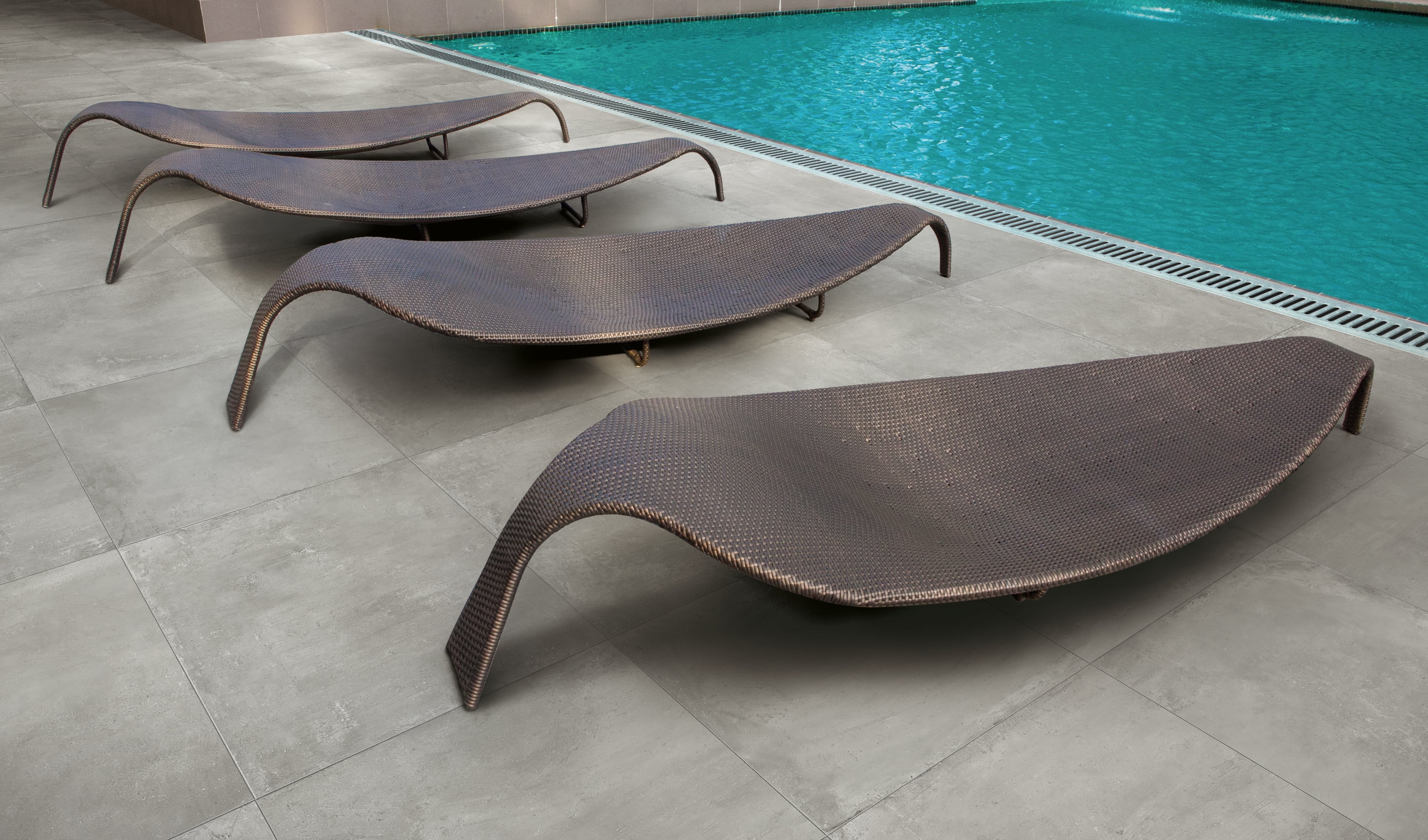 PLUS ONE: Ash Paving Tile (24"x24"x20-mm | grip)