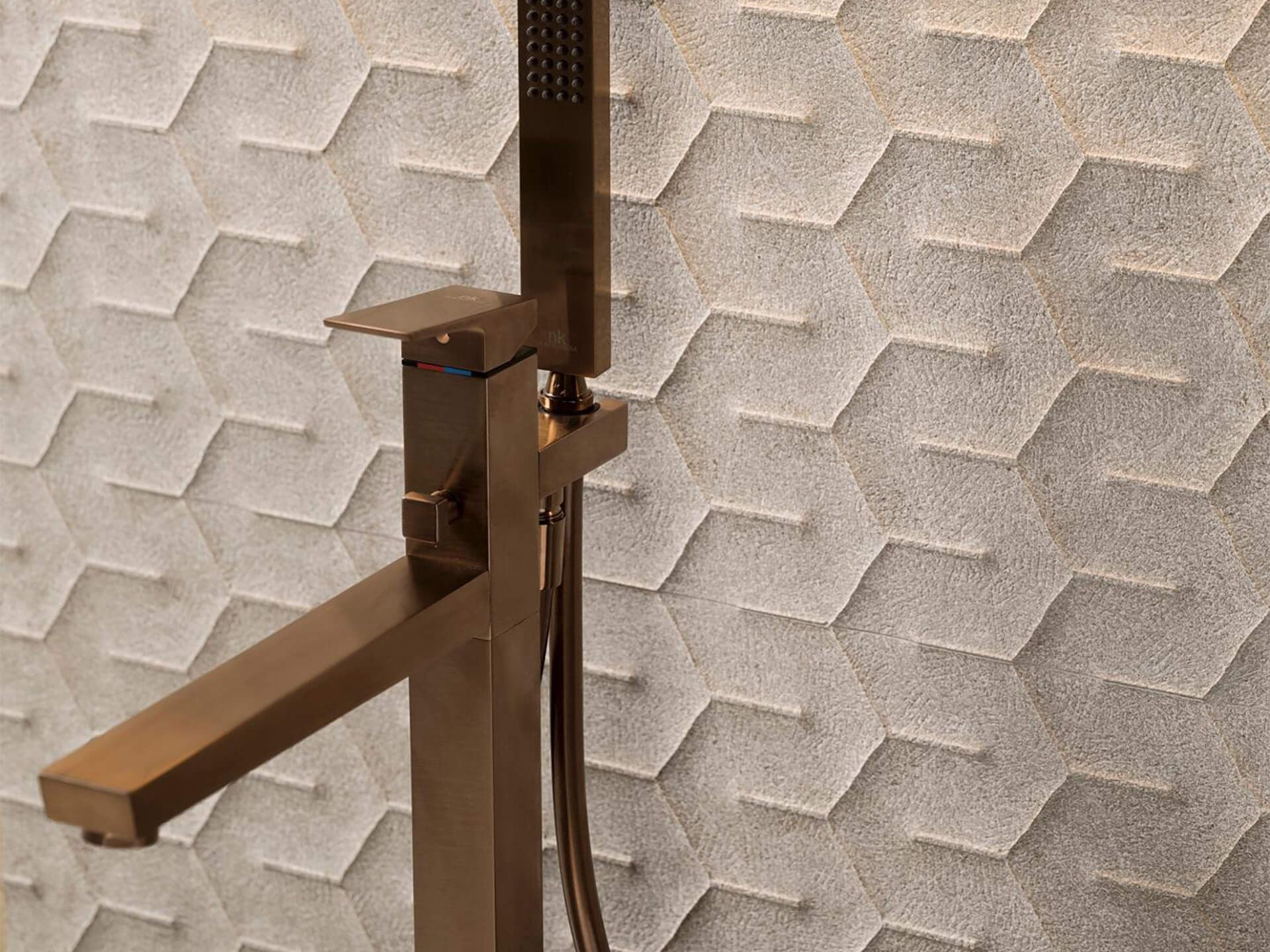 Neo Topo Saddle Wall Tile (18x47x11-mm | matt)