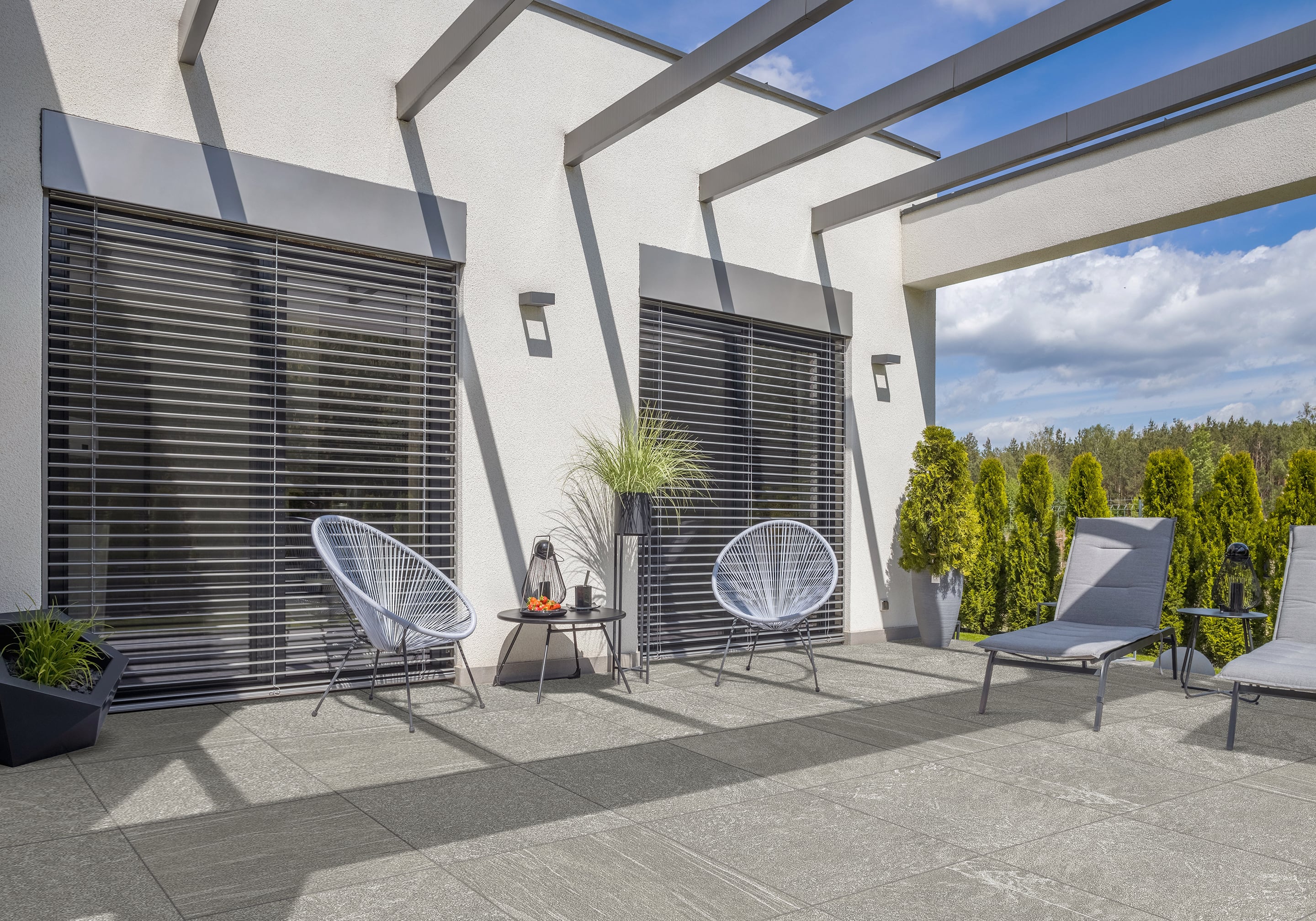 OUTDOOR EARTH: Manhattan Grey Paving Tile (24"x24"x20-mm | grip)