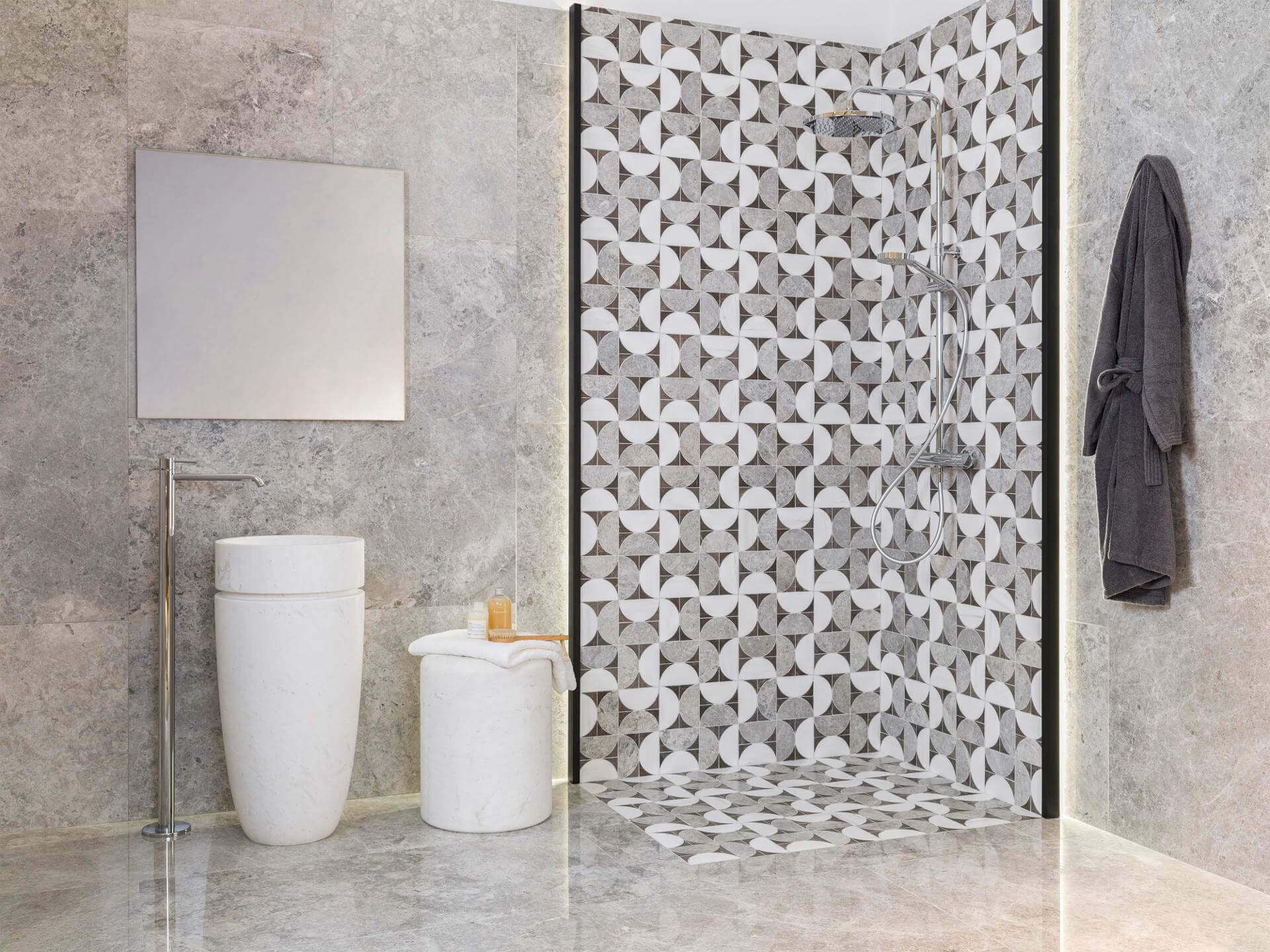 Figure Dark Spiral Mosaic (12x12x10-mm | matt)