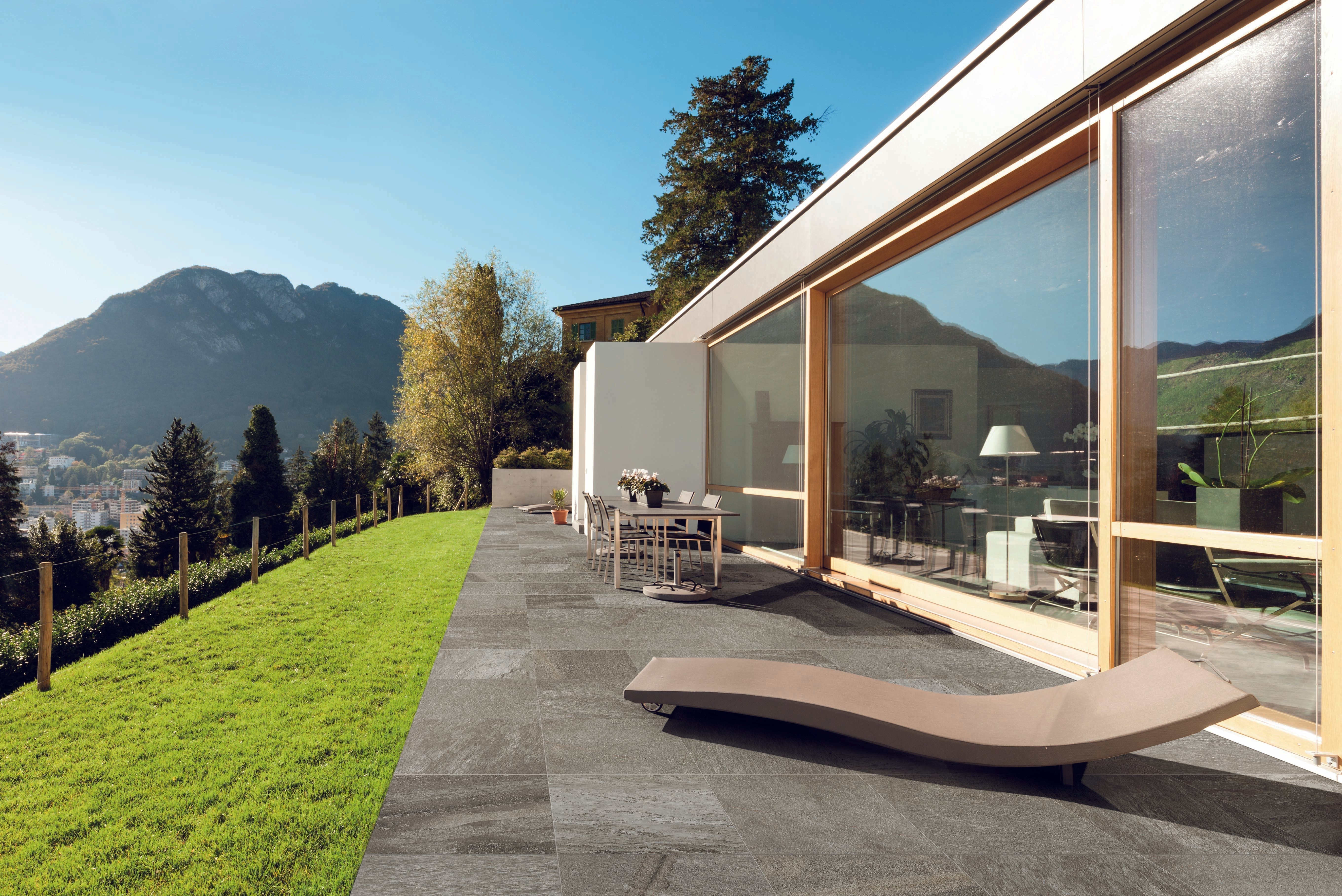 QUARTZ: Grey Paving Tile (24"x24"x20-mm | grip)