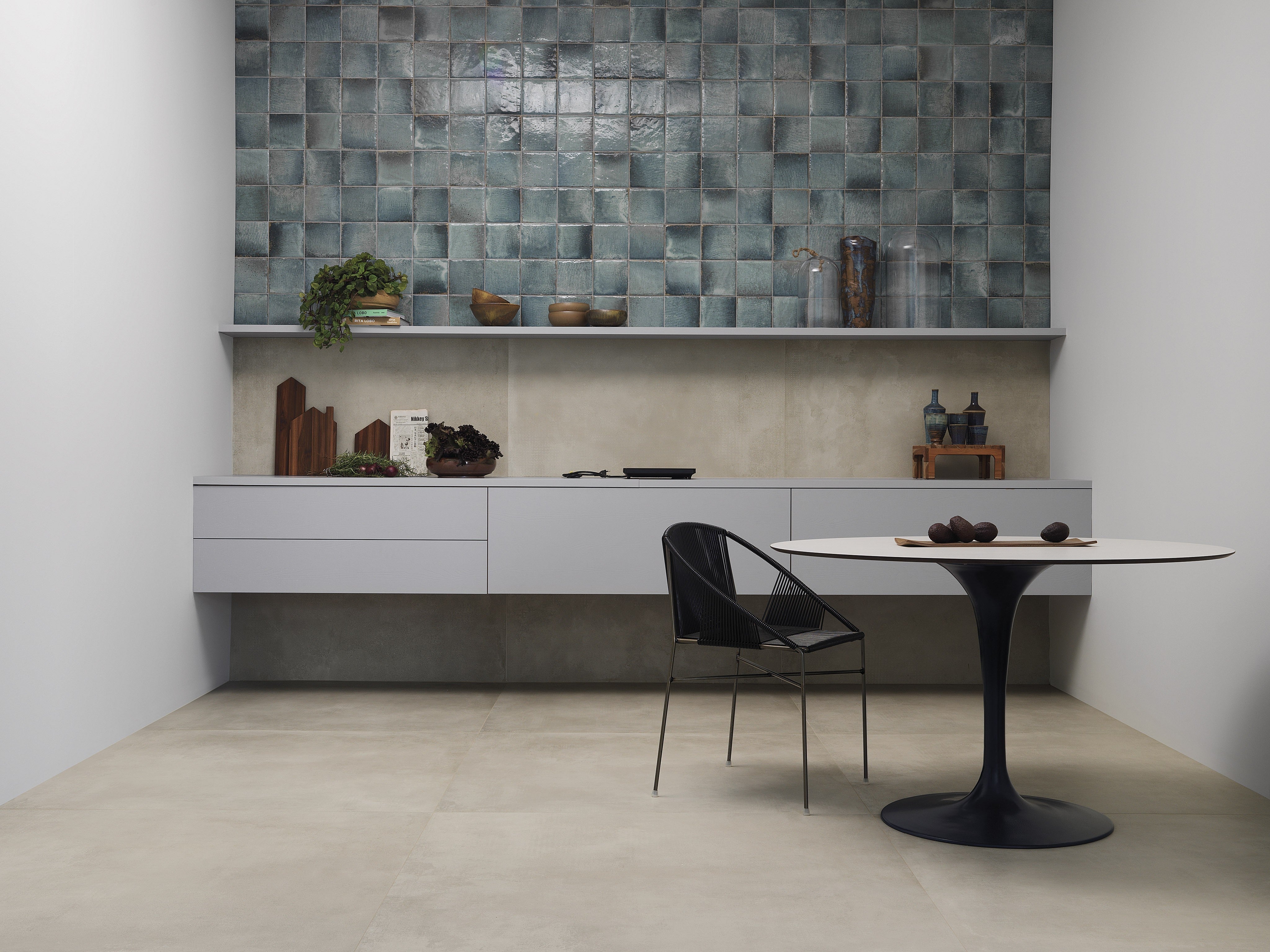 URBAN METROPOLIS: Concrete Metropolis Field Tile (24"x48"x9-mm | natural | rectified)
