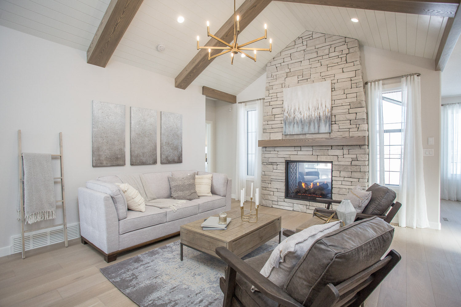 Country Ledgestone Wheaton wall panels by Cultured Stone, primary product image. Premium stone veneer for exterior and interior walls.