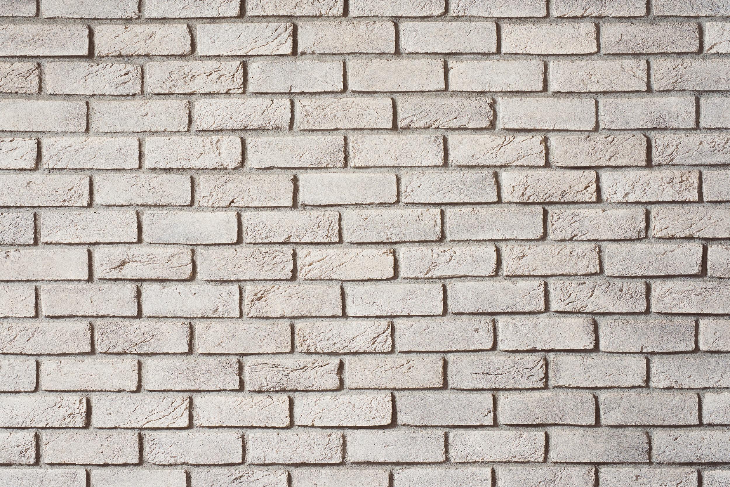 Handmade Brick Titanium brick by Cultured Stone, primary product image. Premium stone veneer for exterior and interior walls.