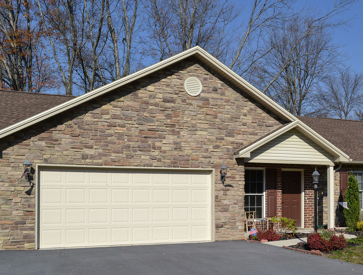 Cliffstone Manzanita manufactured stone accessories by Eldorado Stone, lifestyle installation view 2, 1 1/4"–5 1/2"×4"–21 1/4"×5/8"–2 3/8" size. Premium manufactured stone for exterior and interior walls.