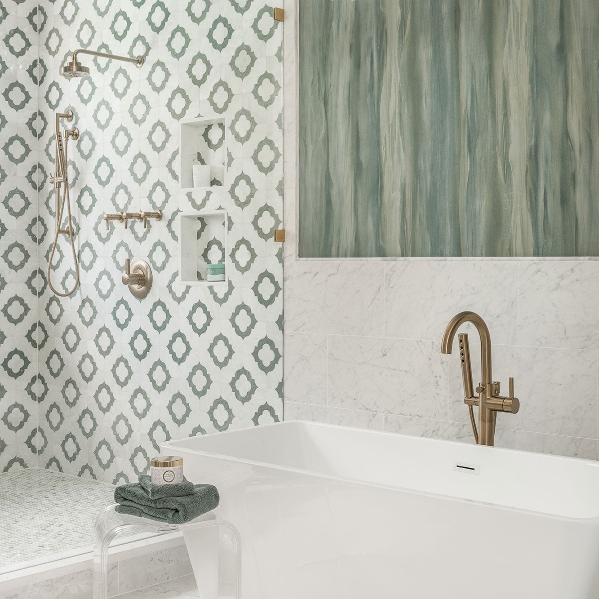 Irene Iceberg, Verde Capri Honed Marble Waterjet Decos 11 3/8Γ11 3/8 (YNR10140)