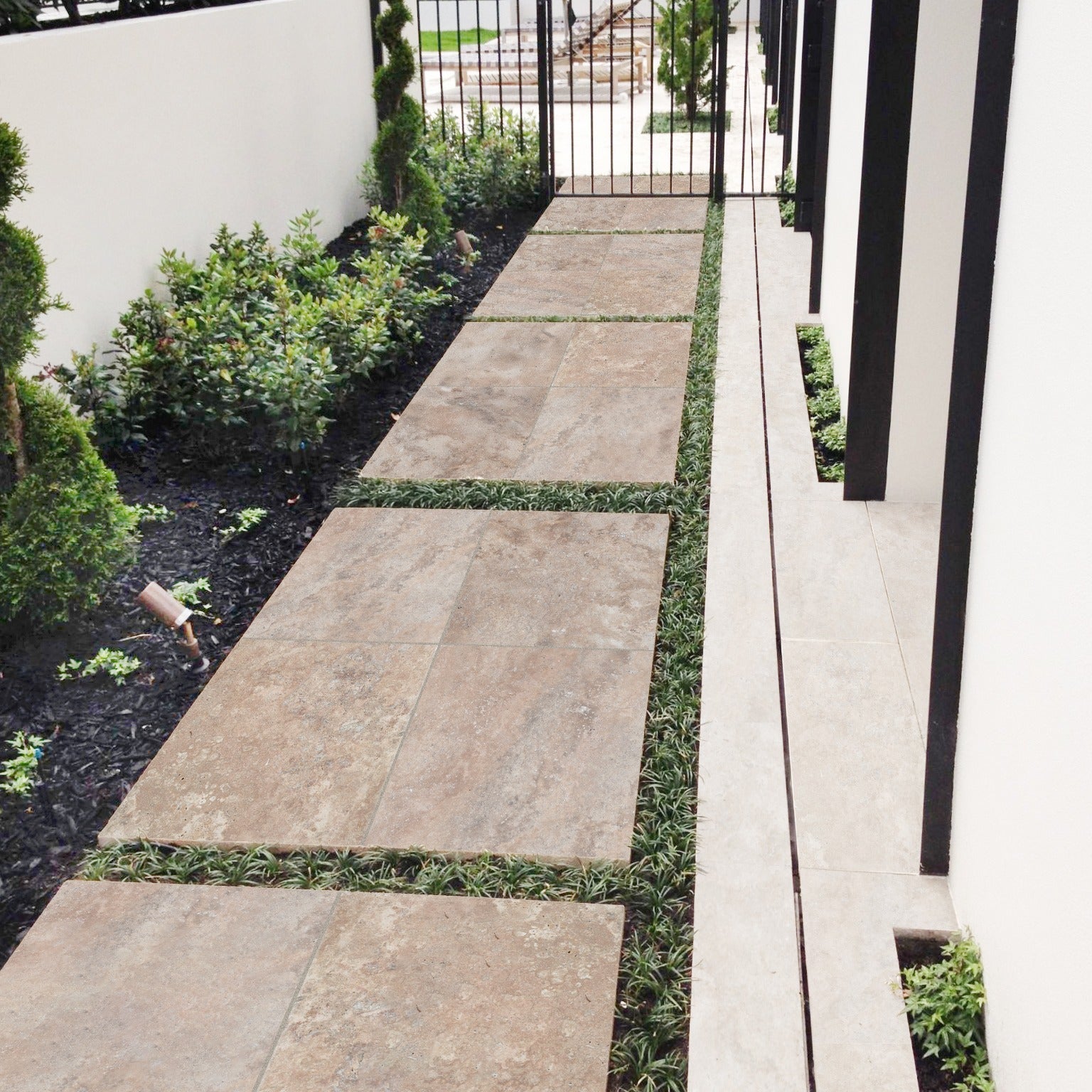 AUTUMN LEAVES: Pavers (16"Γ24"Γ1 3/16" | tumbled)