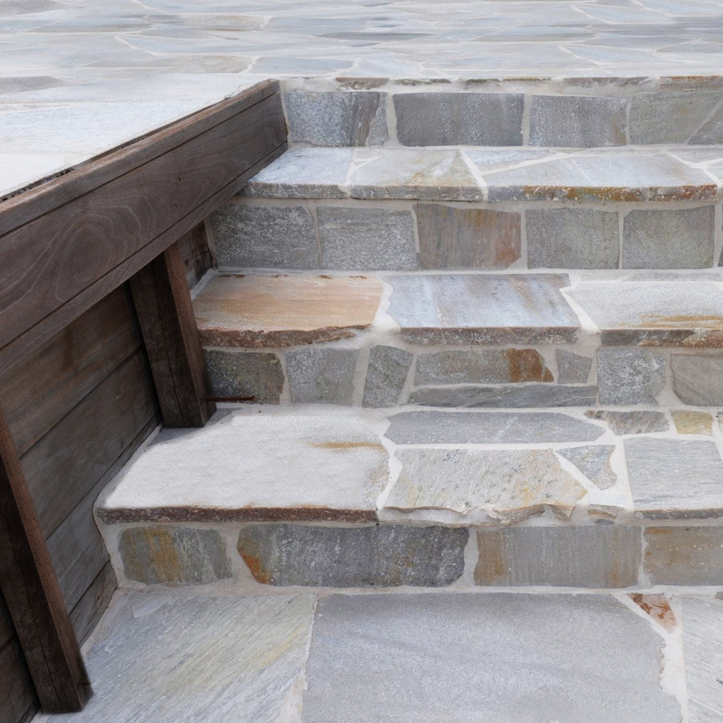 BRAZILIAN WHITE: Pavers (natural cleft)