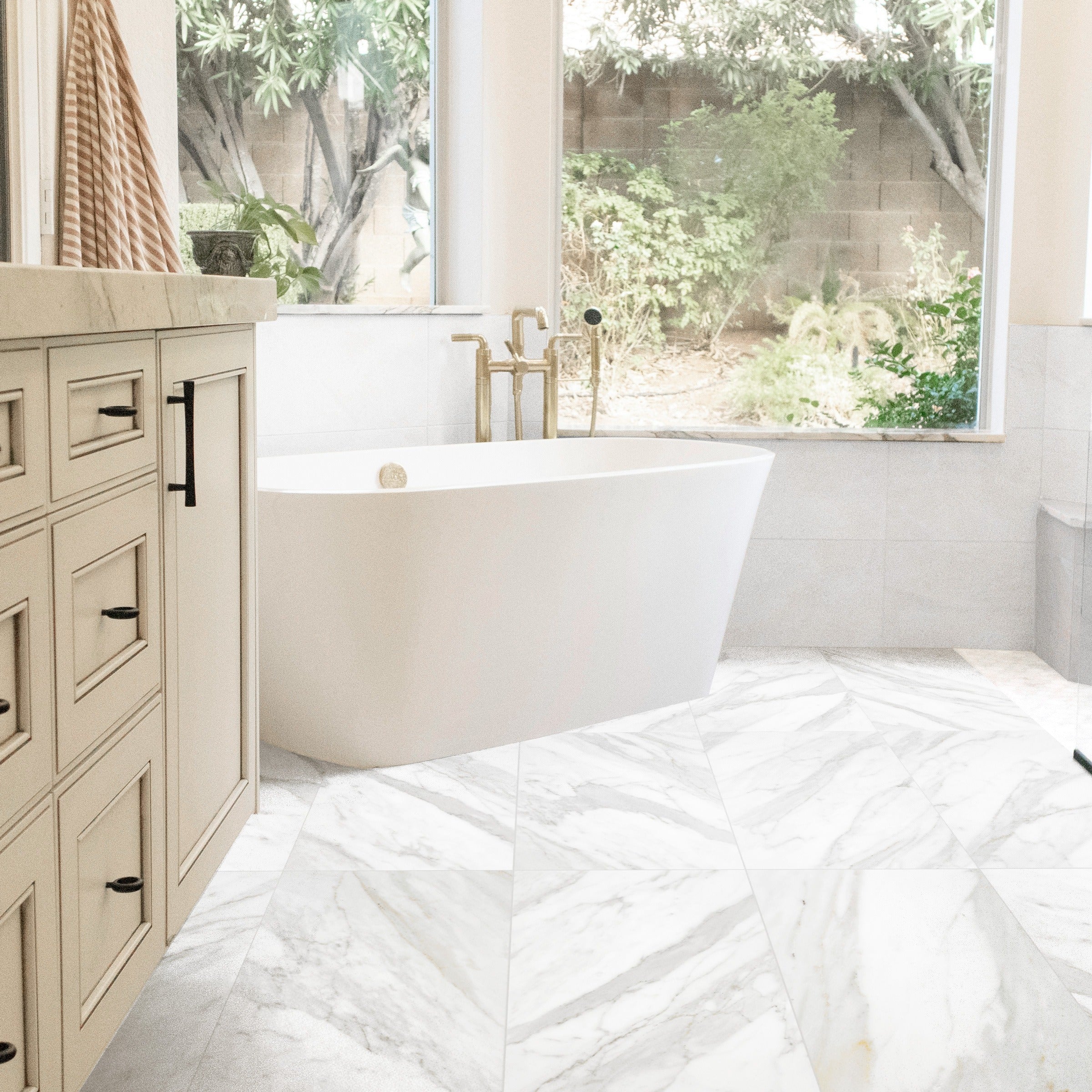 CALACATTA GOLD: Field Tile (12"×24"×3/8" | polished)