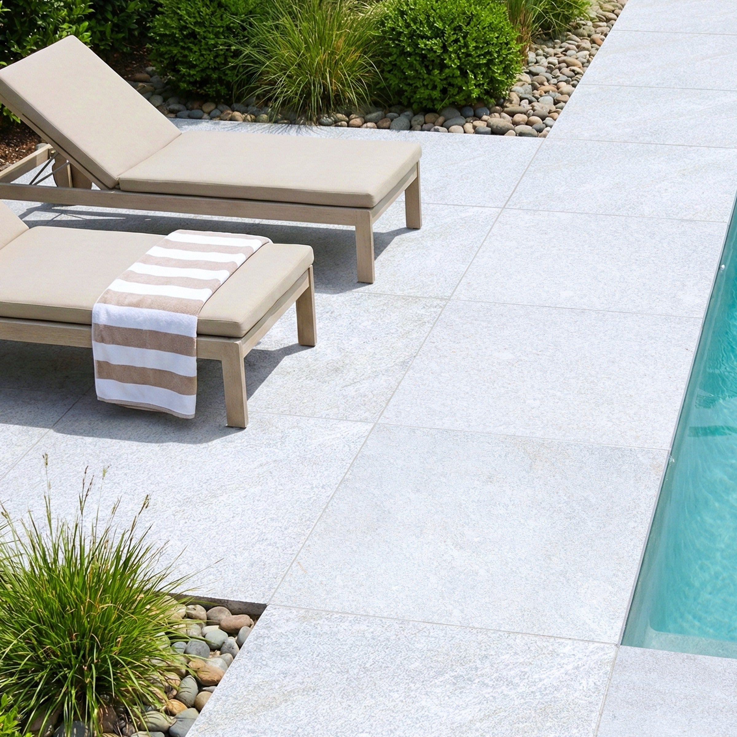 WHITE QUARTZITE: Pavers (24"×24"×1 3/16" | flamed & brushed)
