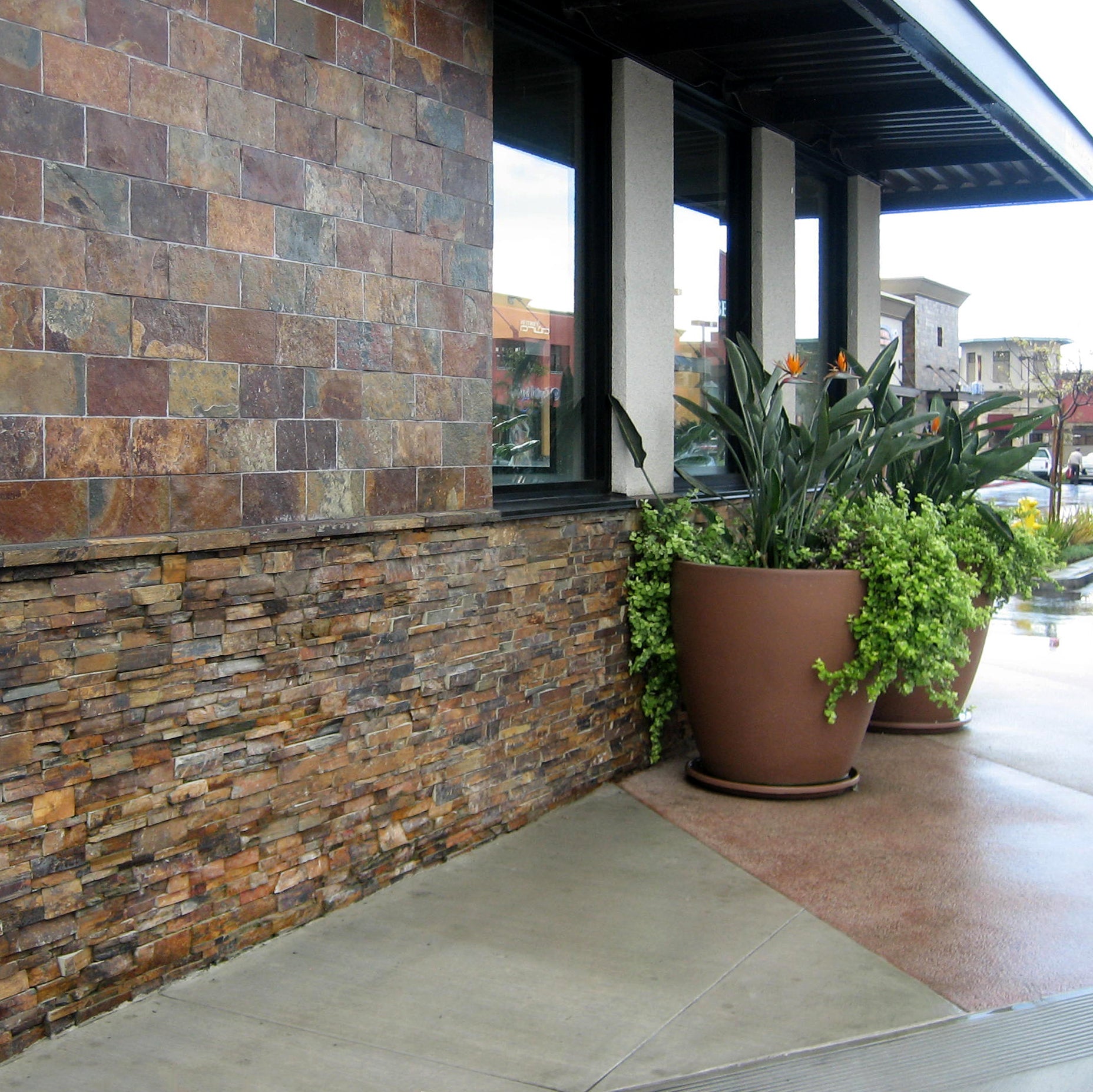 Sunset Multicolor slate wall panels, lifestyle installation view 5, 6"×6"×3/4" size. Premium slate for floors and walls.