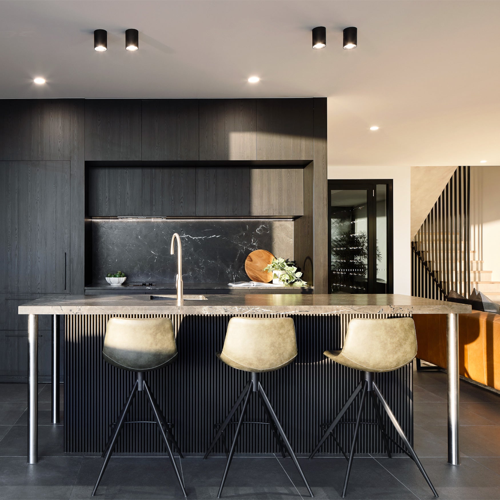 NEGRO MARQUINA: Field Tile (18"×18"×1/2" | tumbled)