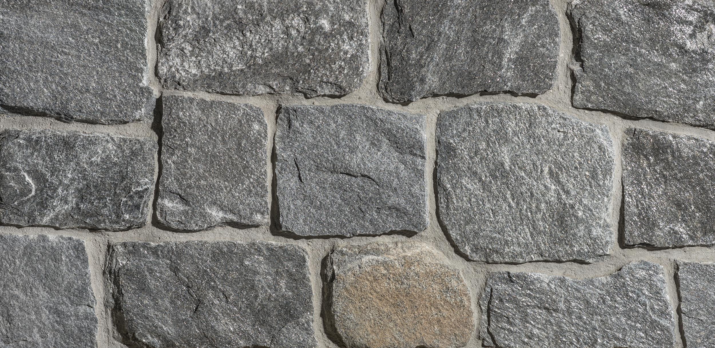 Castle Newport wall panels by Old World Veneer, primary product image. Premium stone veneer for exterior and interior walls.