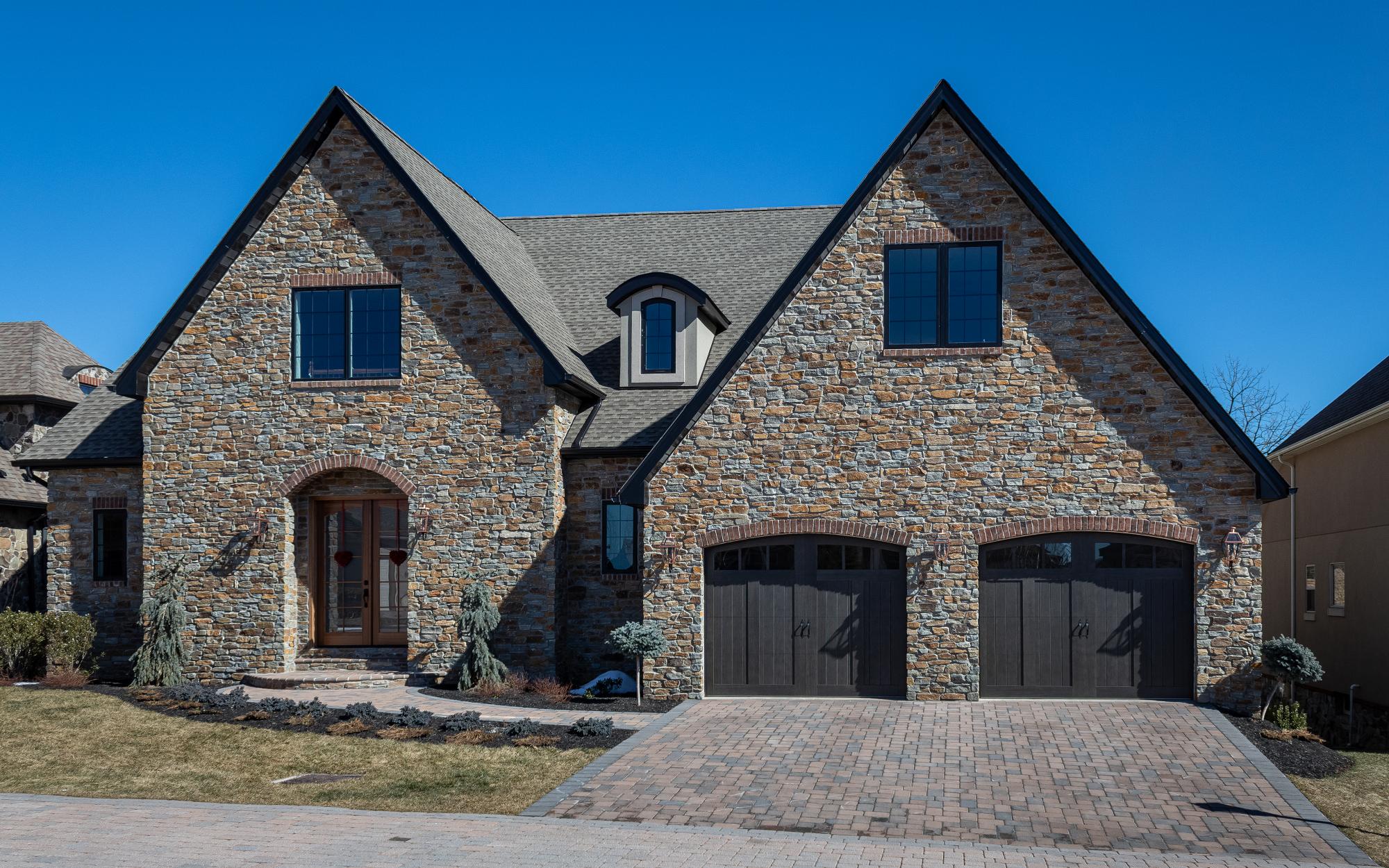 Ledgestone Woodbridge wall panels by Old World Veneer, primary product image. Premium stone veneer for exterior and interior walls.