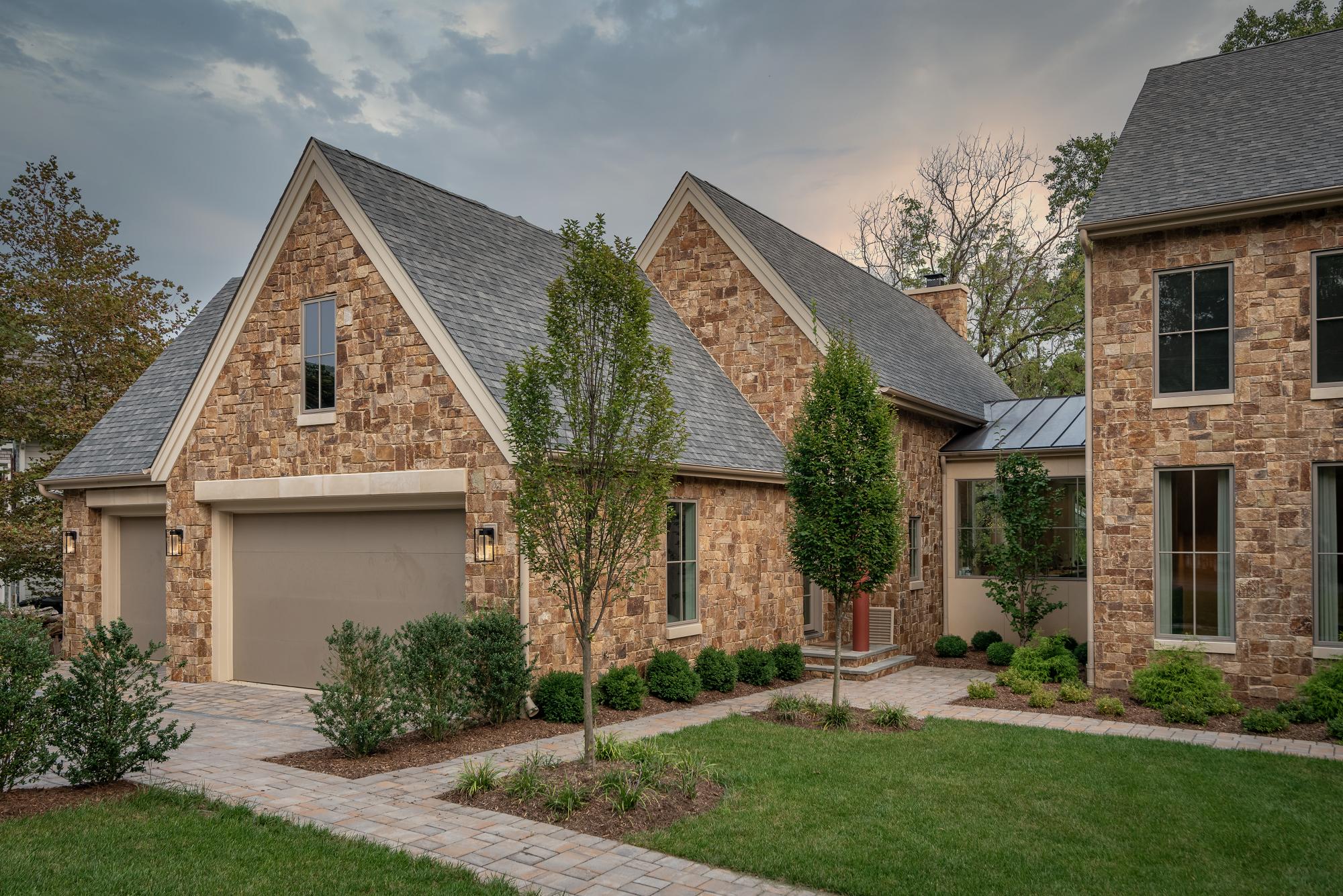 Rustic Ashlar Granite Falls wall panels by Old World Veneer, primary product image. Premium stone veneer for exterior and interior walls.
