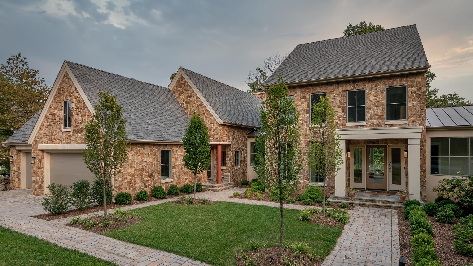 Rustic Ashlar Granite Falls wall panels by Old World Veneer, primary product image. Premium stone veneer for exterior and interior walls.