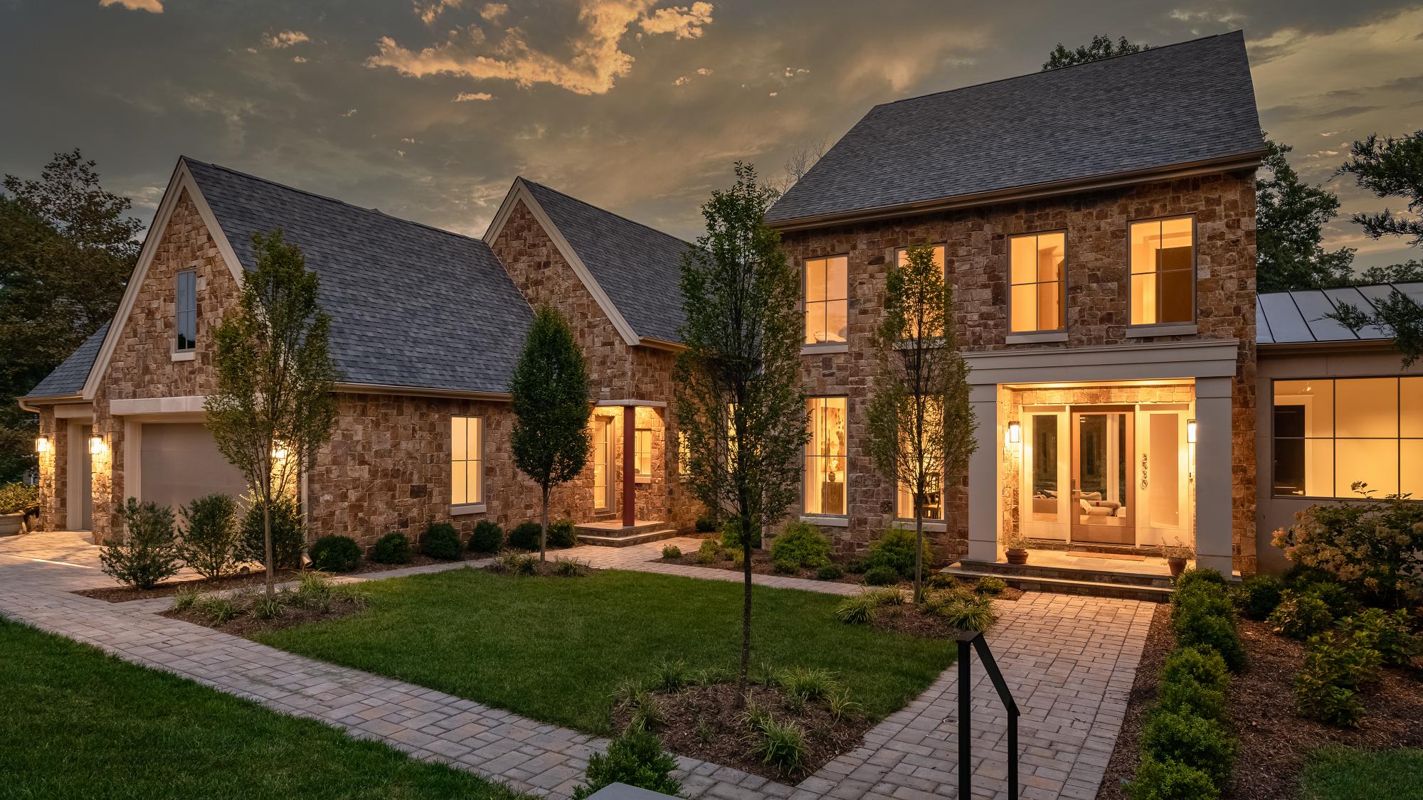 Rustic Ashlar Granite Falls wall panels by Old World Veneer, primary product image. Premium stone veneer for exterior and interior walls.