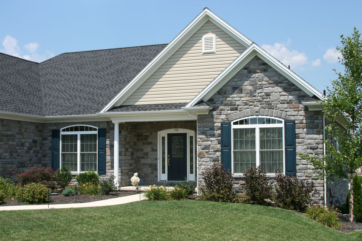 Heritage Pennsylvania manufactured stone accessories, lifestyle installation view 3, 7"–11 3/4"×2 3/8"–3 1/4"×1"–1 3/4" size. Premium manufactured stone for exterior and interior walls.