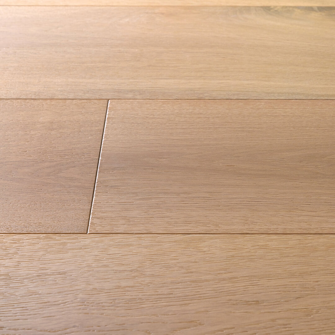 HERMITAGE: Chianti White Oak Engineered Hardwood Plank (9"X24"-84"X⅝" | Wire Brush)