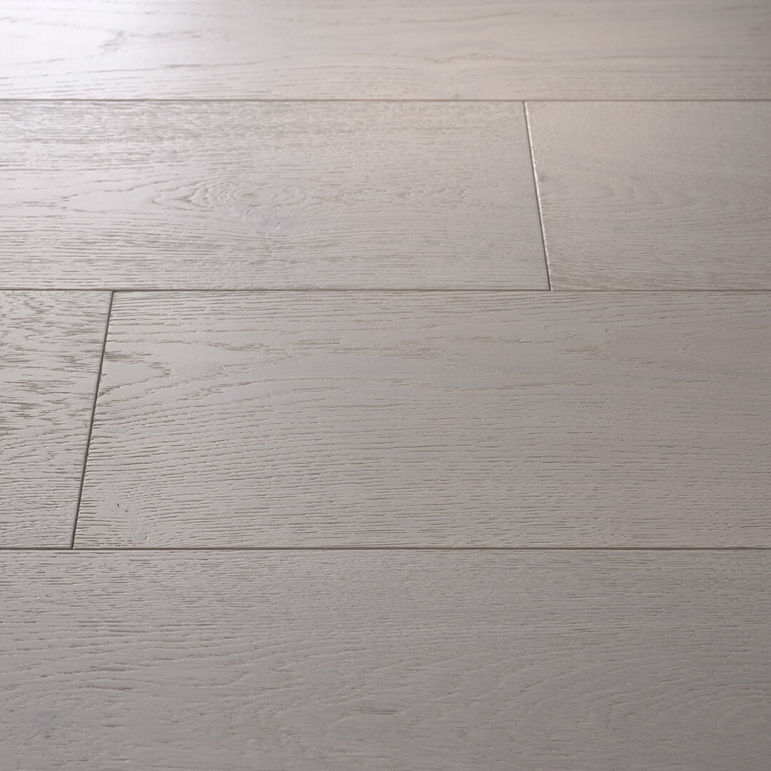 HERMITAGE: Cristal White Oak Engineered Hardwood Plank (9"X24"-84"X⅝" | Wire Brush)