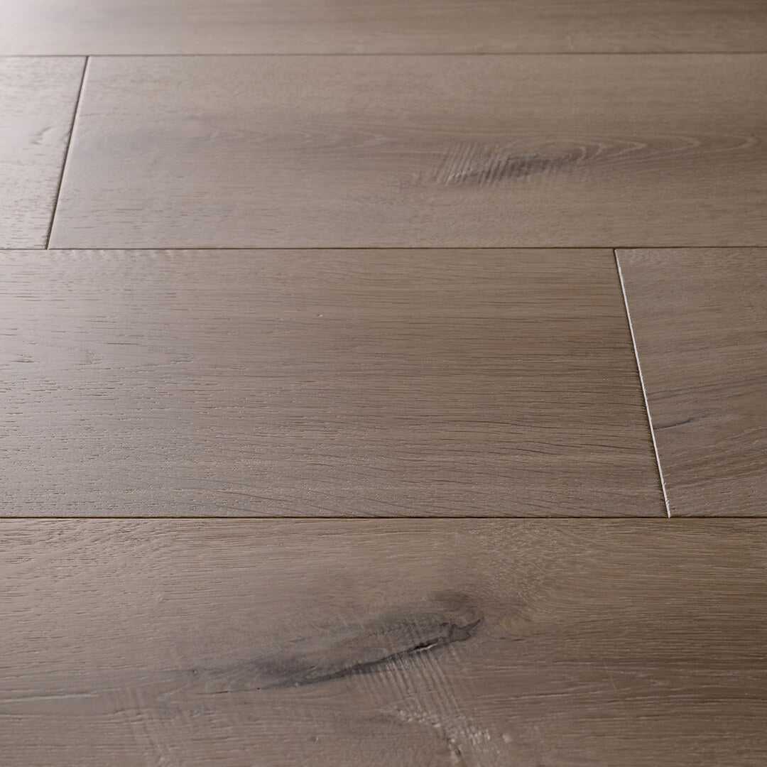 HERMITAGE: Moet White Oak Engineered Hardwood Plank (9"X24"-84"X⅝" | Wire Brush)