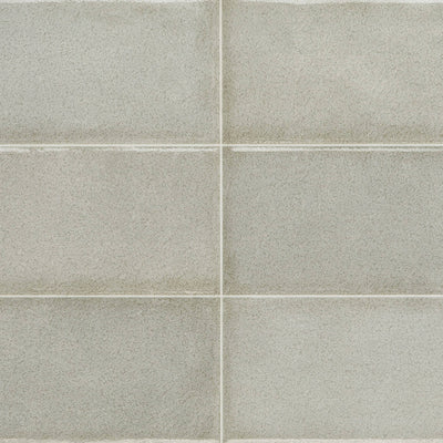 Lustrous Luminary Emerald Radiance