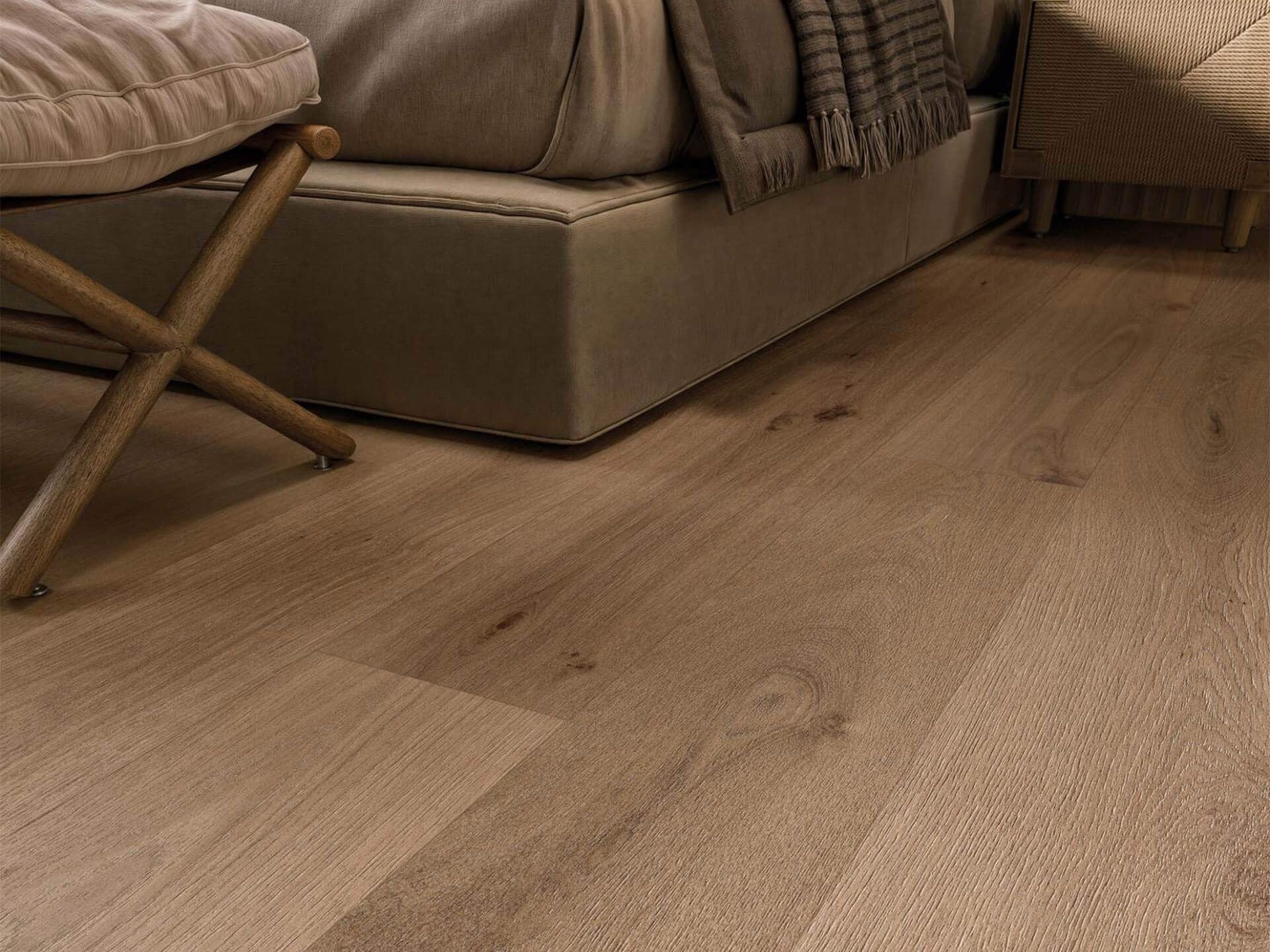 London Nogal Floor Tile (9x79x11.5-mm | matt)