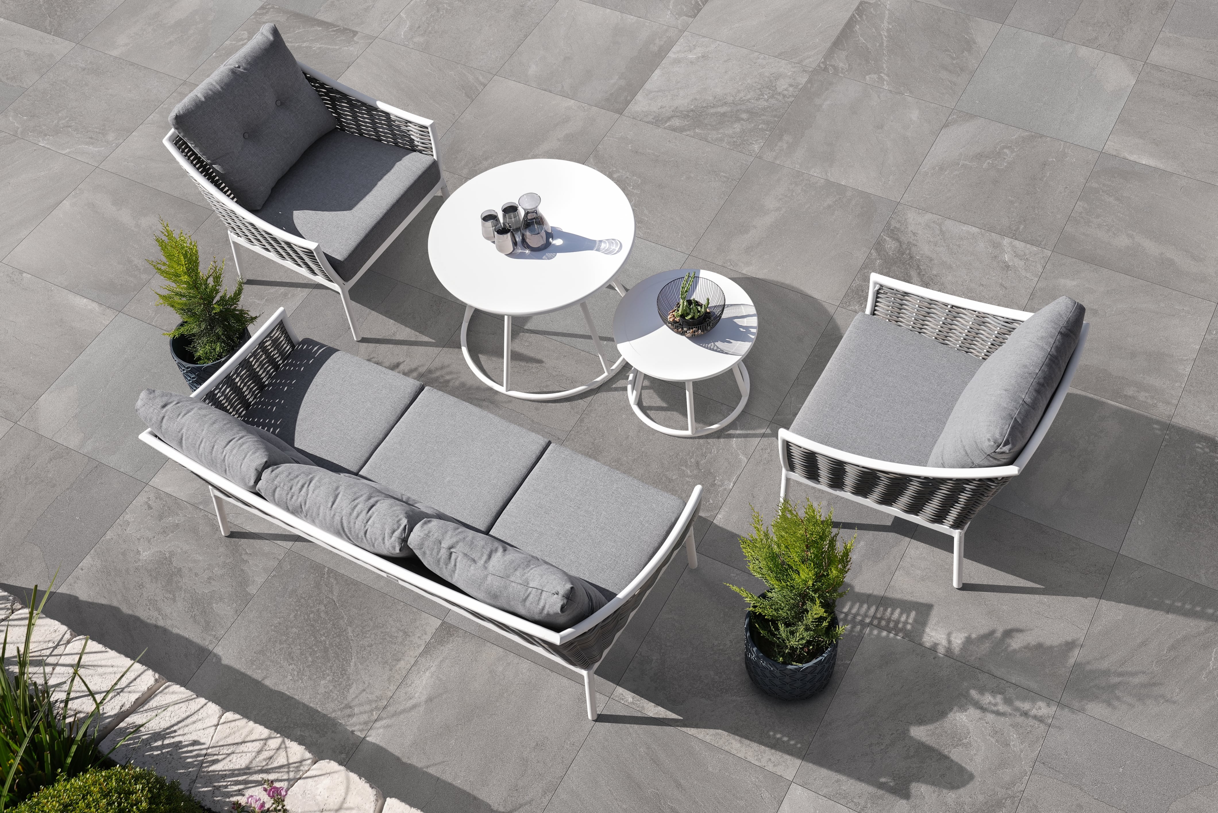 OUTDOOR EARTH: Light Grey Paving Tile (24"x24"x20-mm | grip)