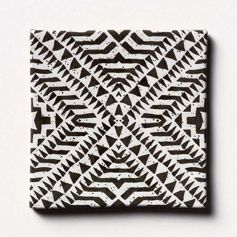 ANTIQUE: Batik 6 Glazed Terracotta Field Deco Tile (6"x6"x1/2" | glossy)