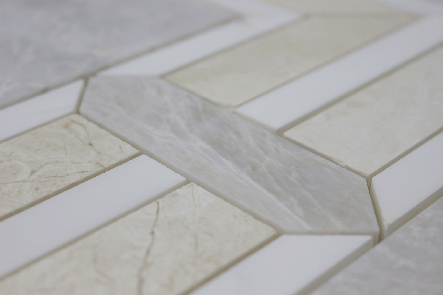 ICEBERG: Perla, Bianco Venato Marble Rhapsody Mosaic (10 1/2"x11"x3/8" | polished)