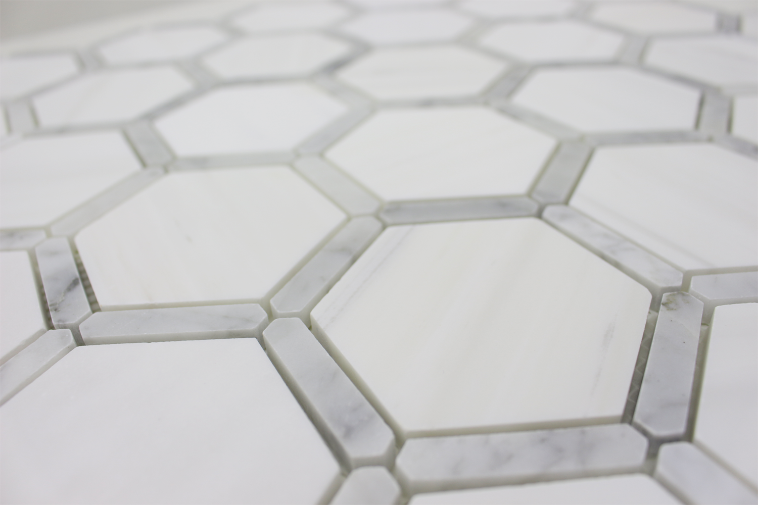 BIANCO VENATO: Carrara Marble & Dolomite 3" Sanibel Mosaic (12"x12"x1/4" | honed, polished)