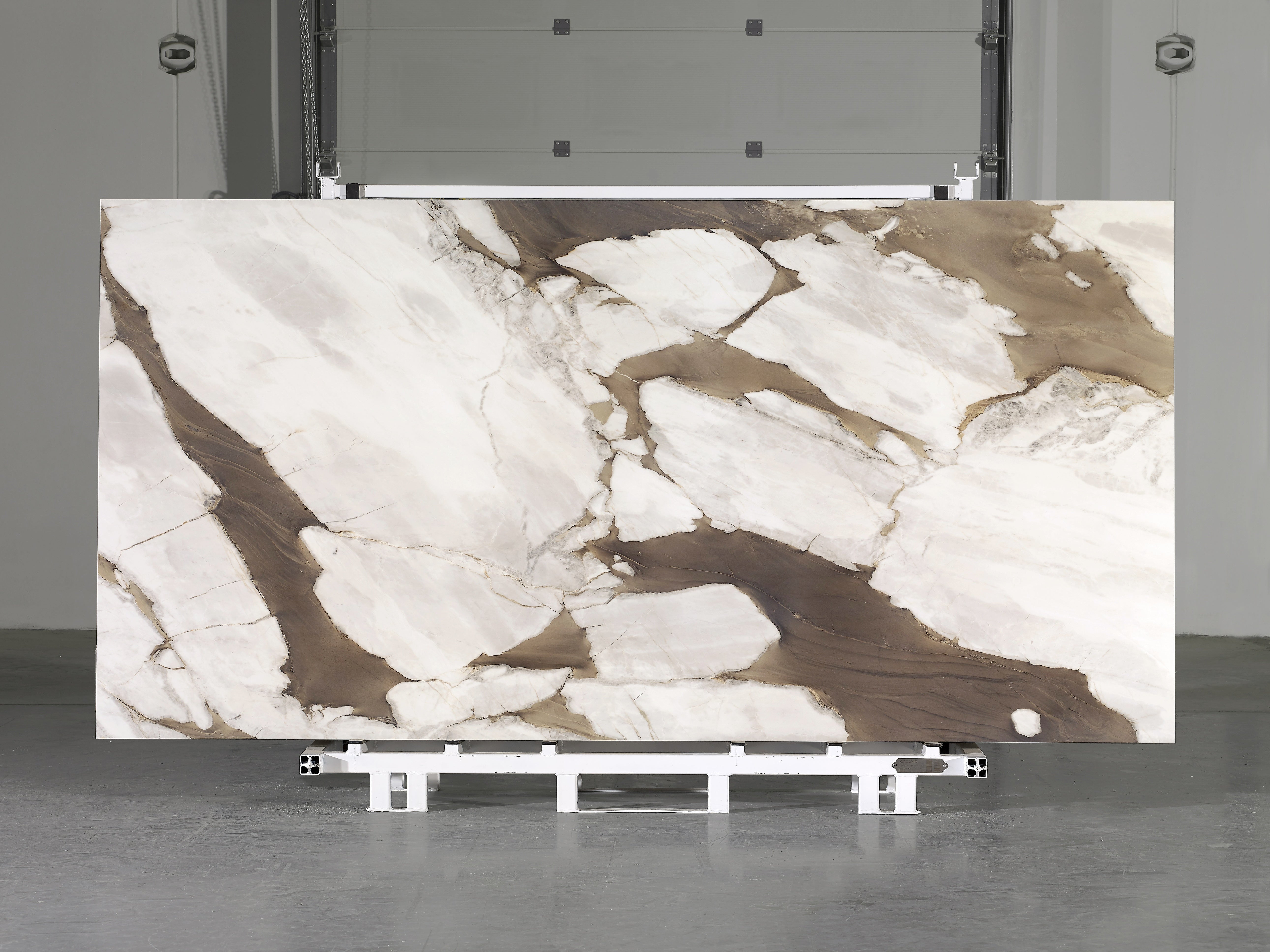 Majesto Gemma Bronze sintered stone slabs by Anatolia, top-down product view, 64"×127"×15/32" size. Turkish sintered stone for floors and walls.