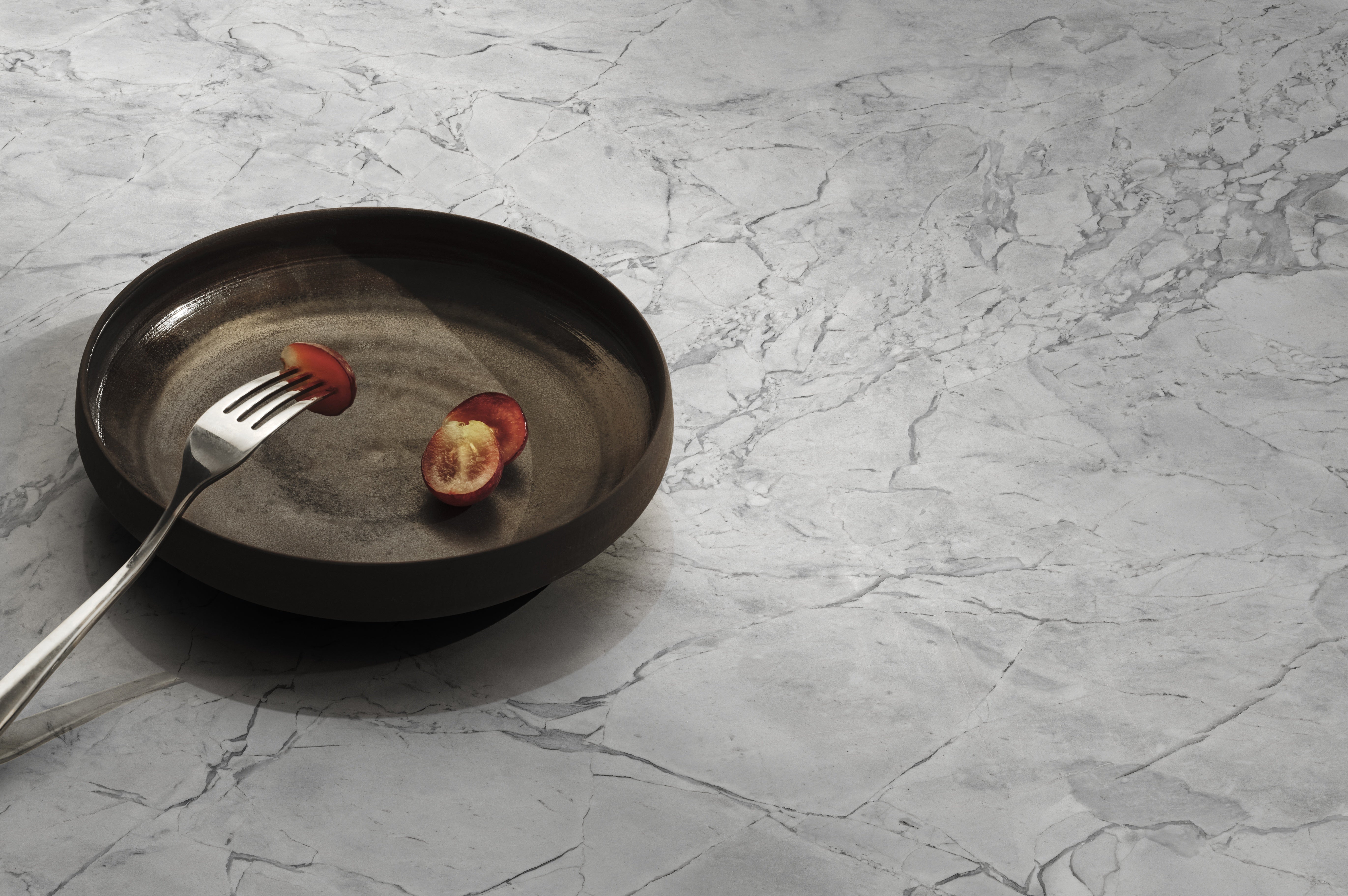 MAJESTO: Super White Block 28 Bookmatch Sintered Stone Slabs (64"×127"×15/32" | Honed | Rectified)