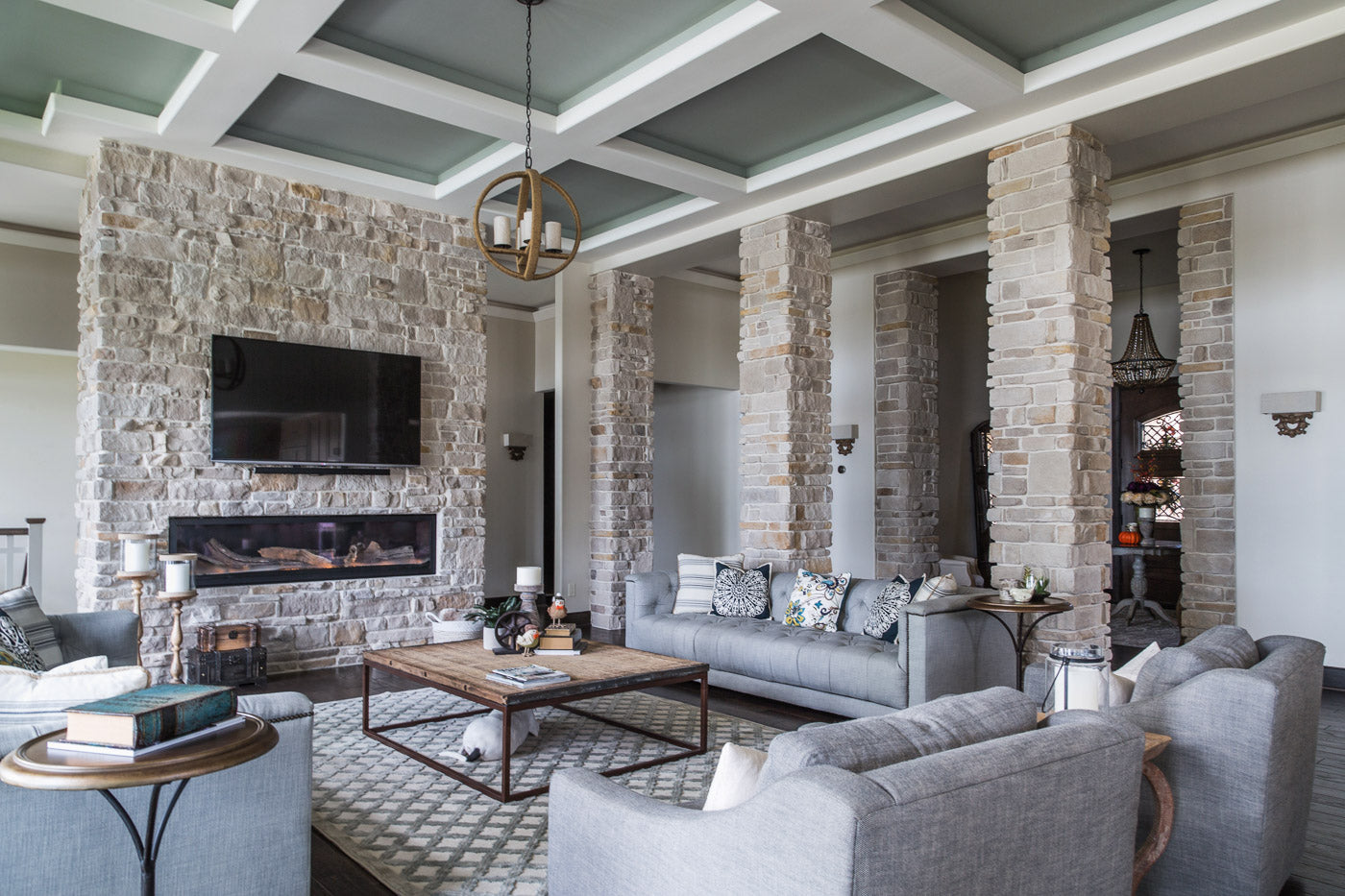 Blends Bianco wall panels by Casa di Sassi, primary product image. Premium stone veneer for exterior and interior walls.
