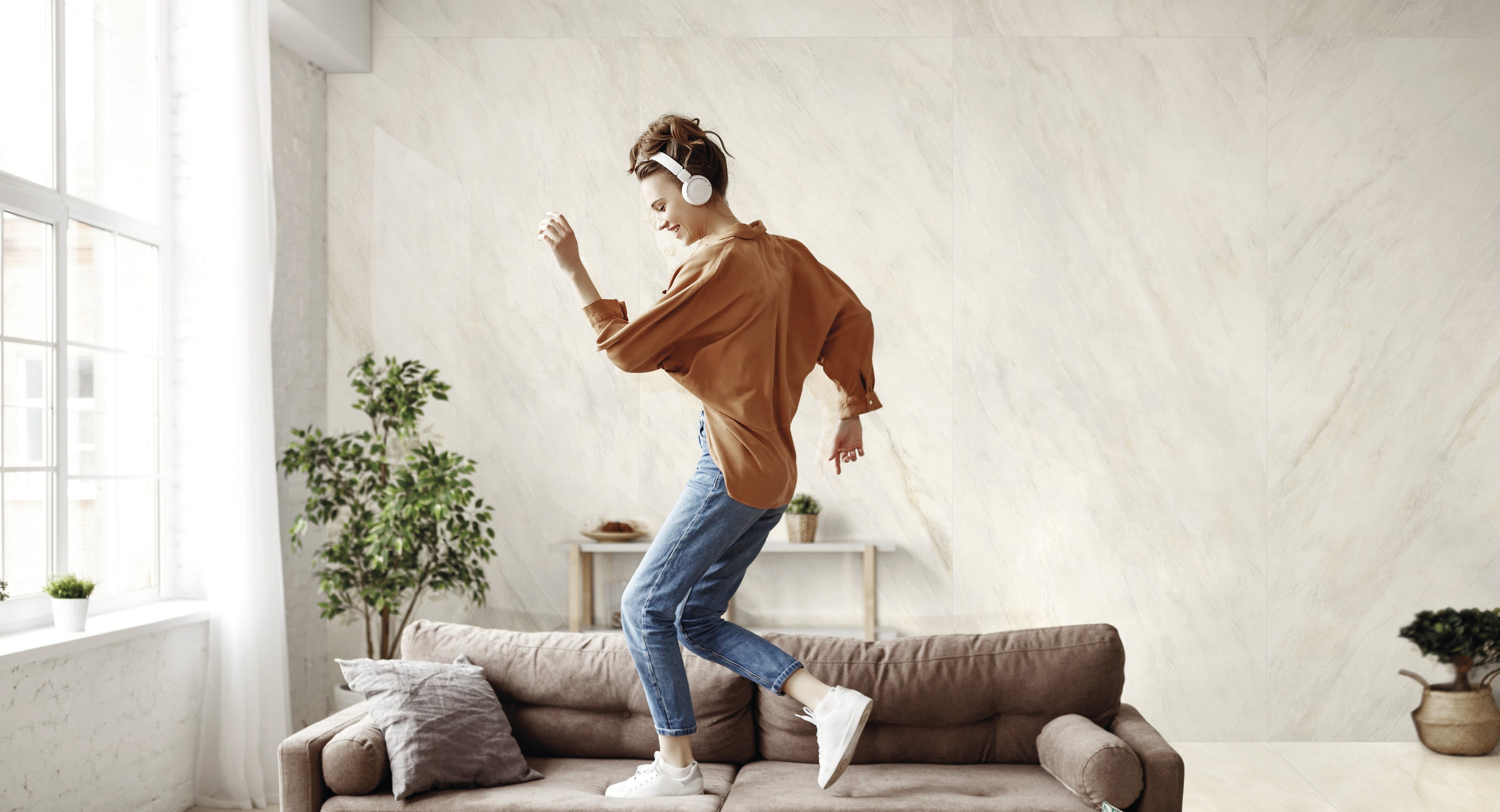 OBSIDIAN OPULENCE: Ebony Enigma Field Tile (48"x48"x7-mm | natural | rectified)