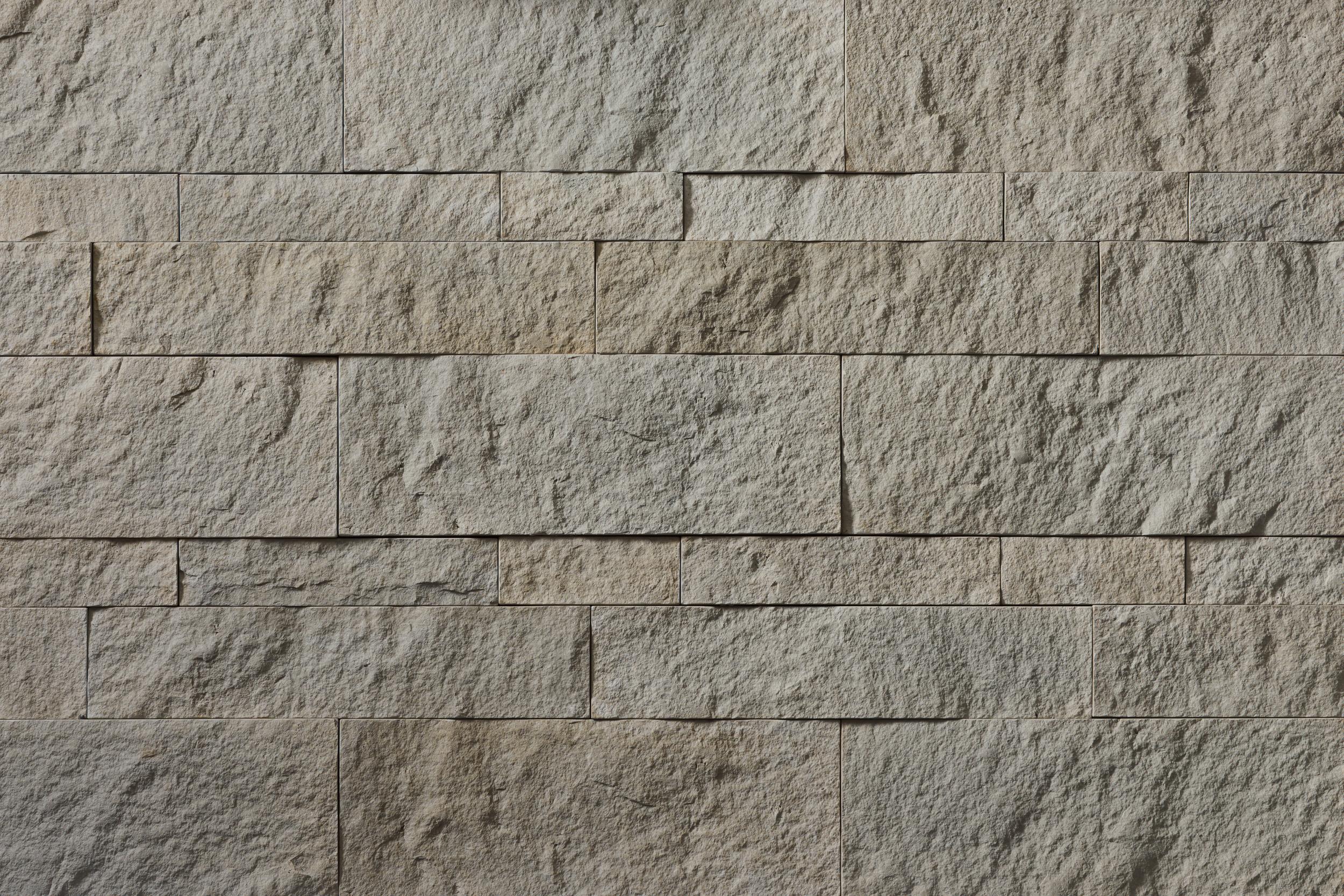 Hewn Stone 8" Corners Span wall panels by Cultured Stone, primary product image. Premium stone veneer for exterior and interior walls.