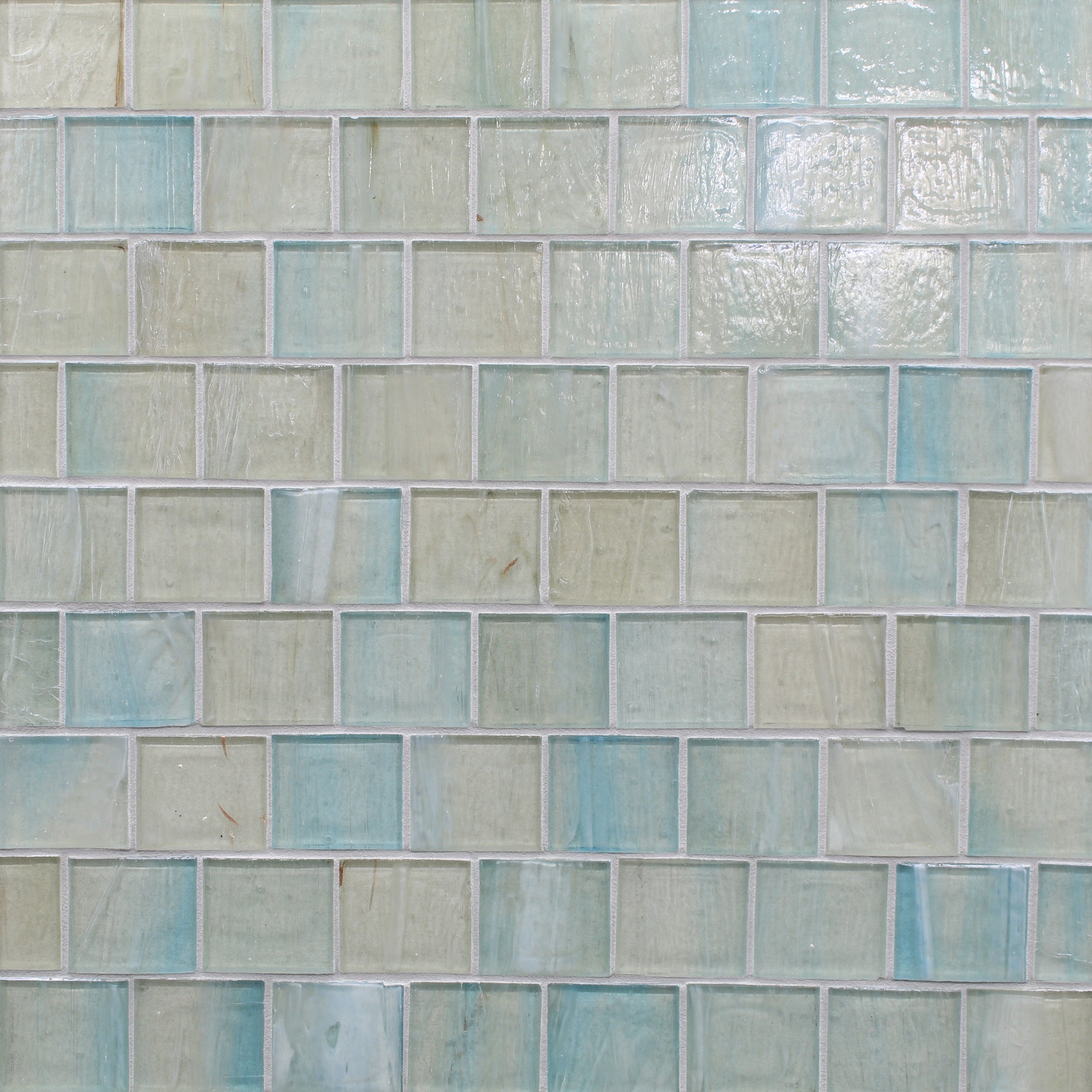 SHORELINE: Bahama Glass Staggered Joint Mosaic (11 3/16"x12 5/16"x1/4" | pearl)