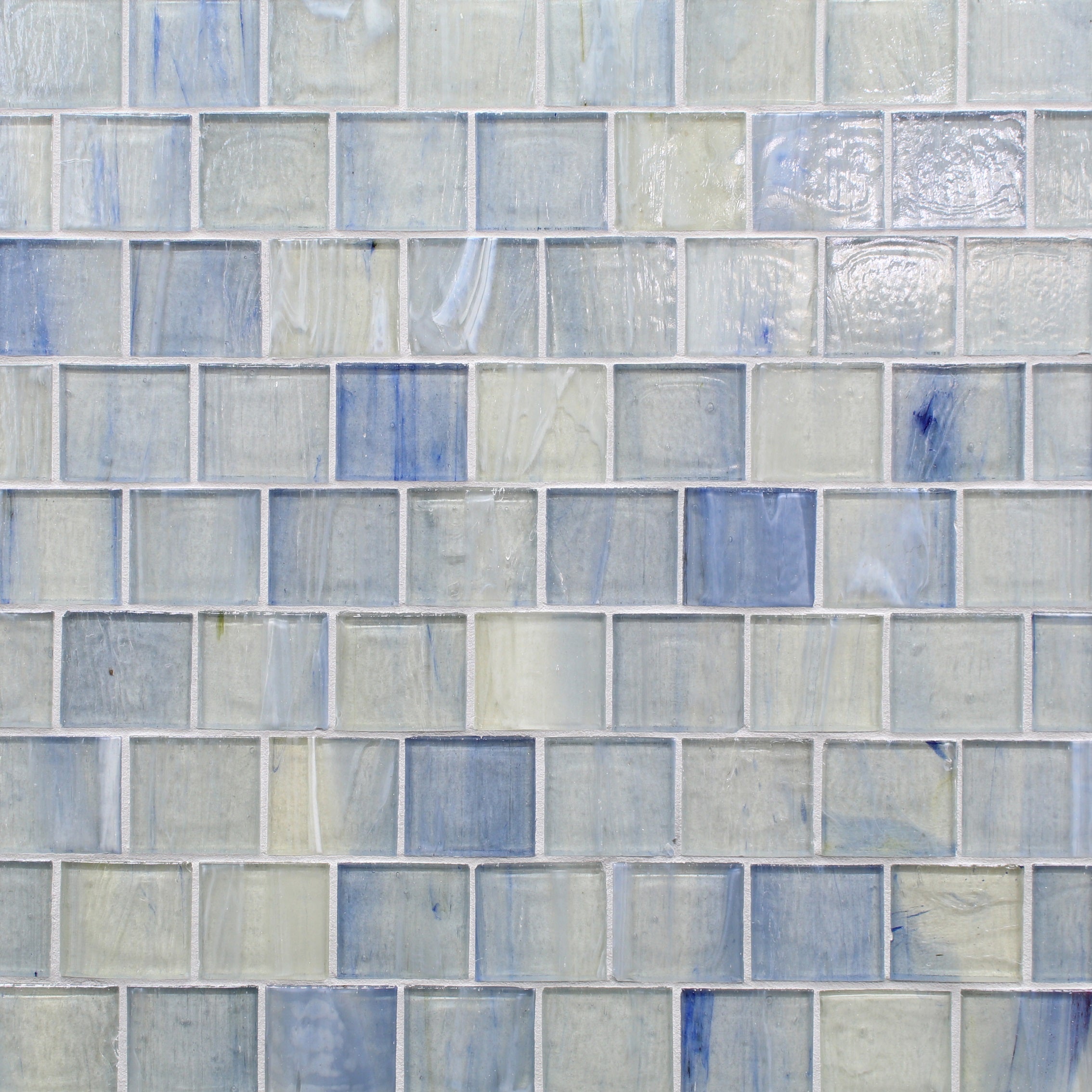 SHORELINE: Cayman Glass Staggered Joint Mosaic (11 3/16"x12 5/16"x1/4" | pearl)