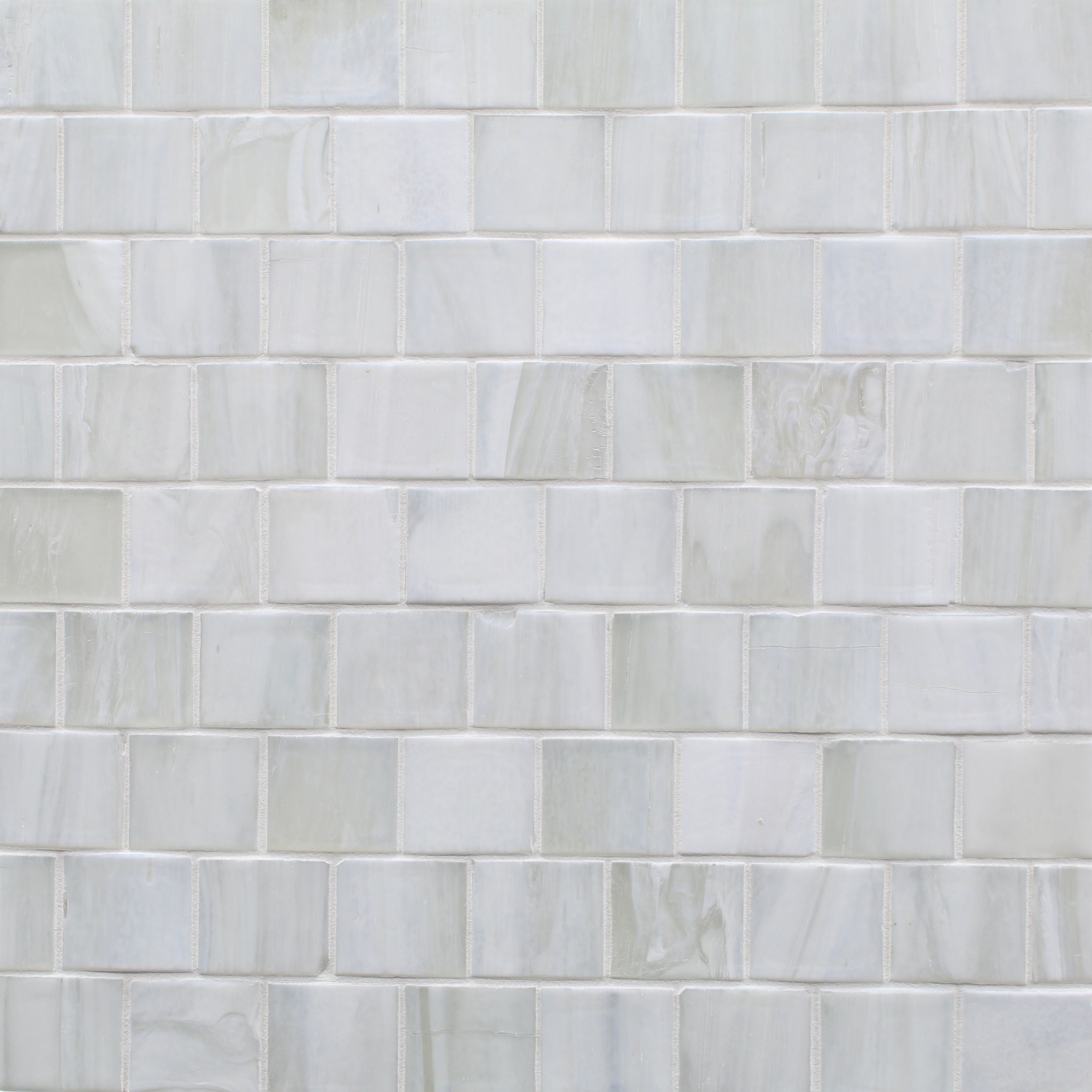 SHORELINE: Foam Glass Staggered Joint Mosaic (11 3/16"x12 5/16"x1/4" | silk)