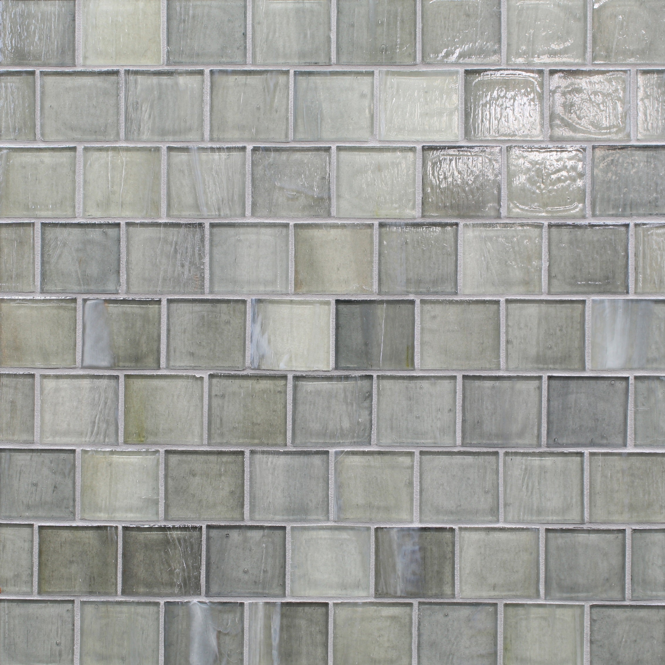 SHORELINE: Gullwing Glass Staggered Joint Mosaic (11 3/16"x12 5/16"x1/4" | pearl)