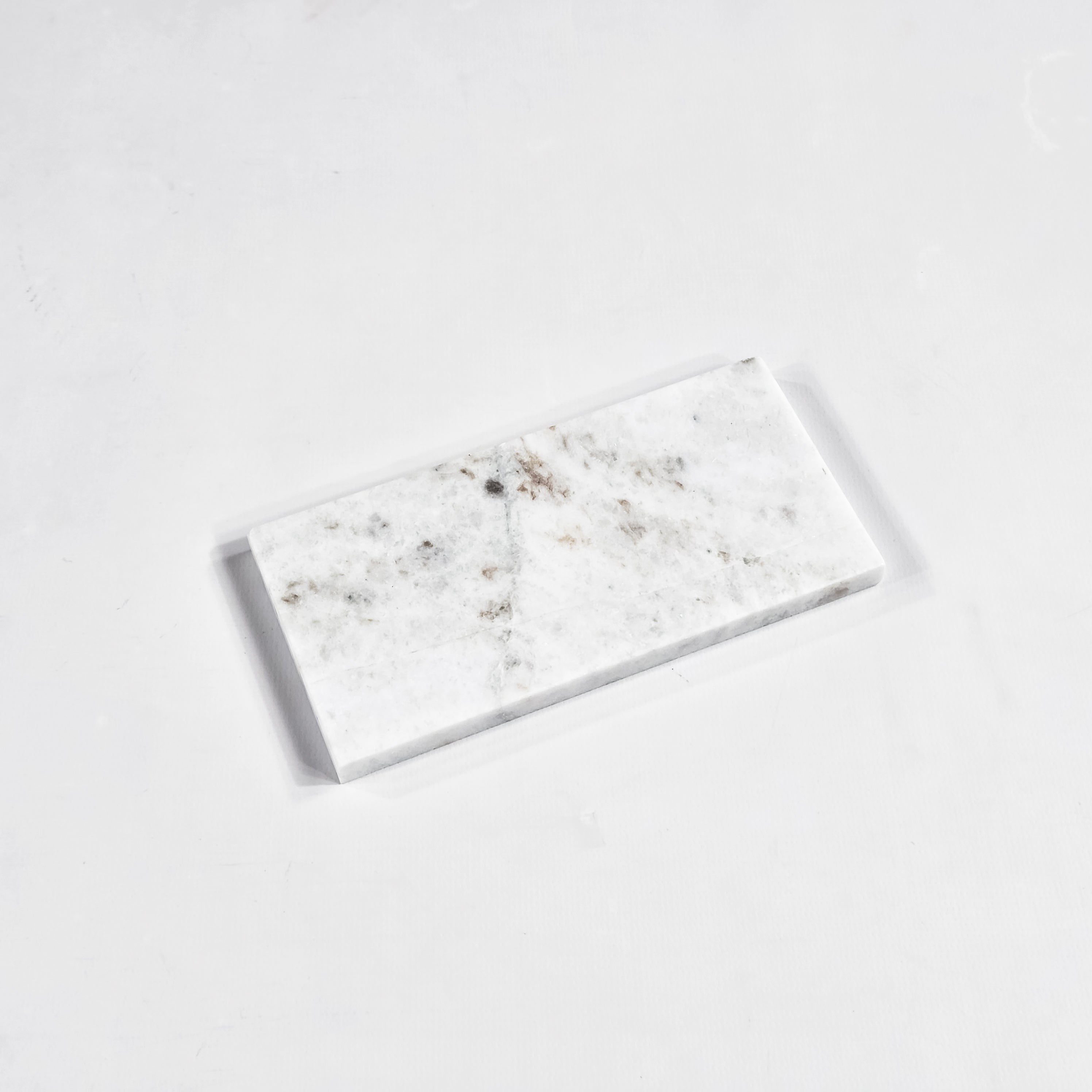 Elon Tile Bianco Oro Field Tile tile close-up view — available at Surface Group