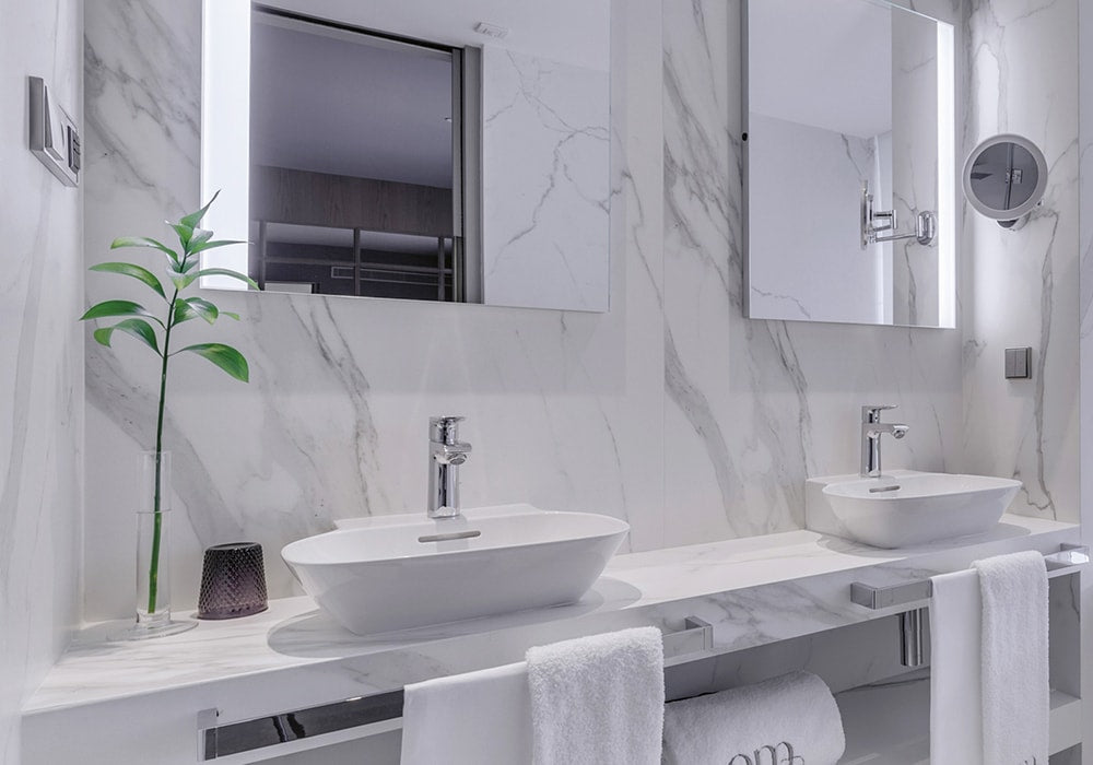 Estatuario E01 Honed Sintered Stone Slab 125×63 (WNE10119) Estatuario E01 Polished Sintered Stone Slab 125×63 (WNE10134)