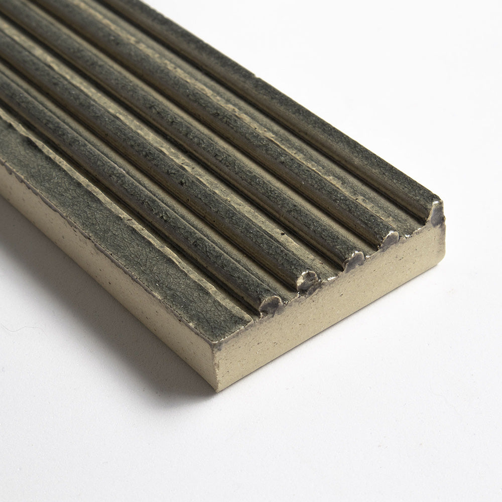 Pizarra Glossy Fluted Thin Brick Tiles 2 1/4×7 9/16 (TL91336)