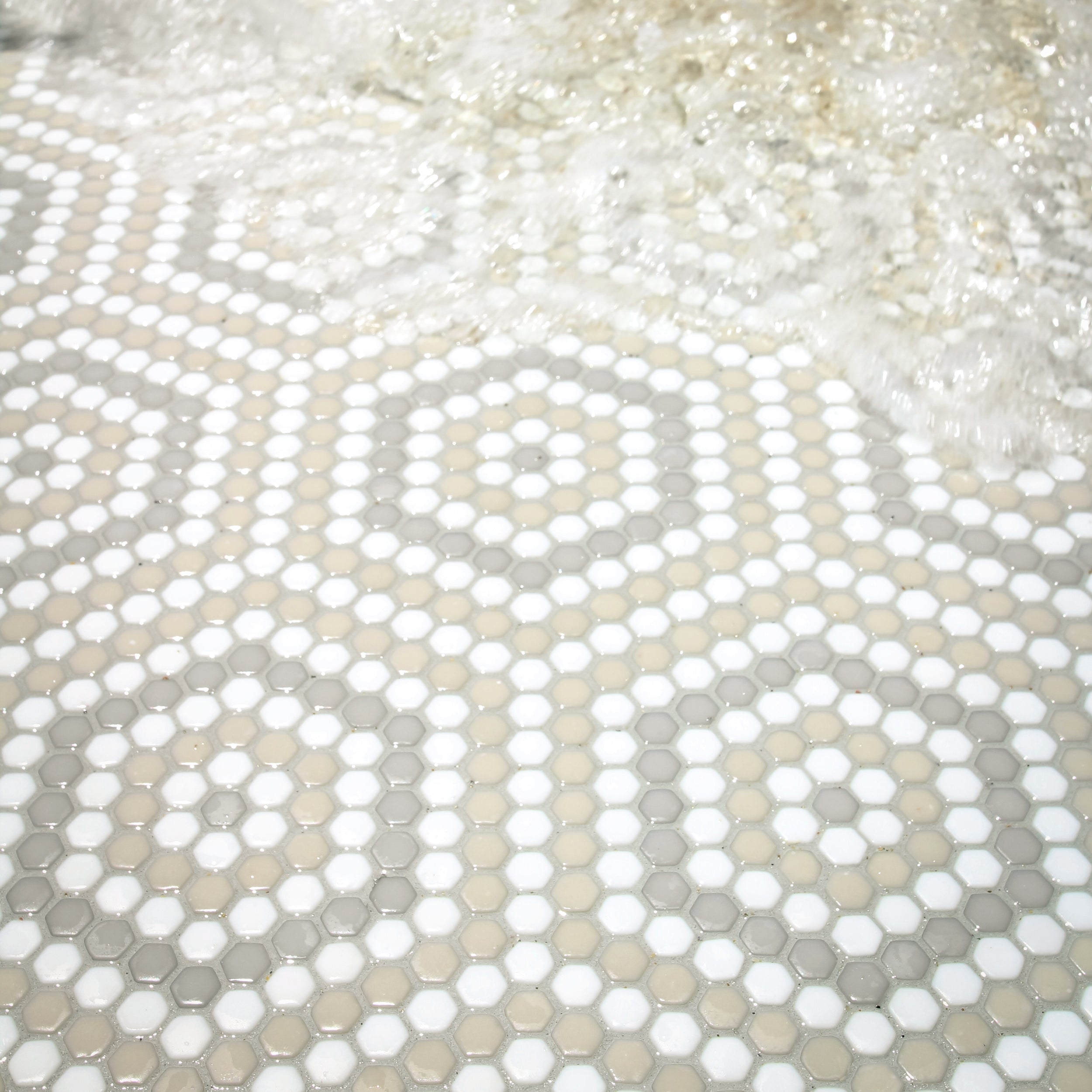 GEOMETRO: Belfort Country Hexagonal Recycled Glass Mosaic (10 3/4"x14"x3/8" | Matte)