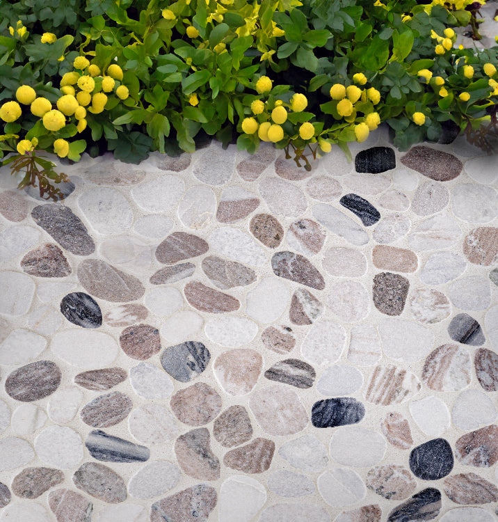 PEBBLES: Greige Flat Pebbles Mosaic (12"x12"x3/8" | Honed)