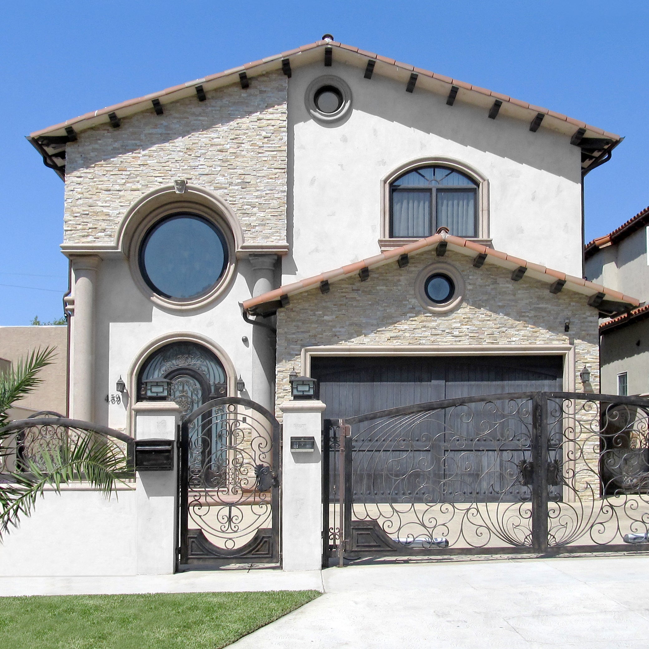 DESERT GOLD: Quartzite Dressed Ledger Stone Smart Corner Wall Panel (6"x6", 6"x18" | Rockface)