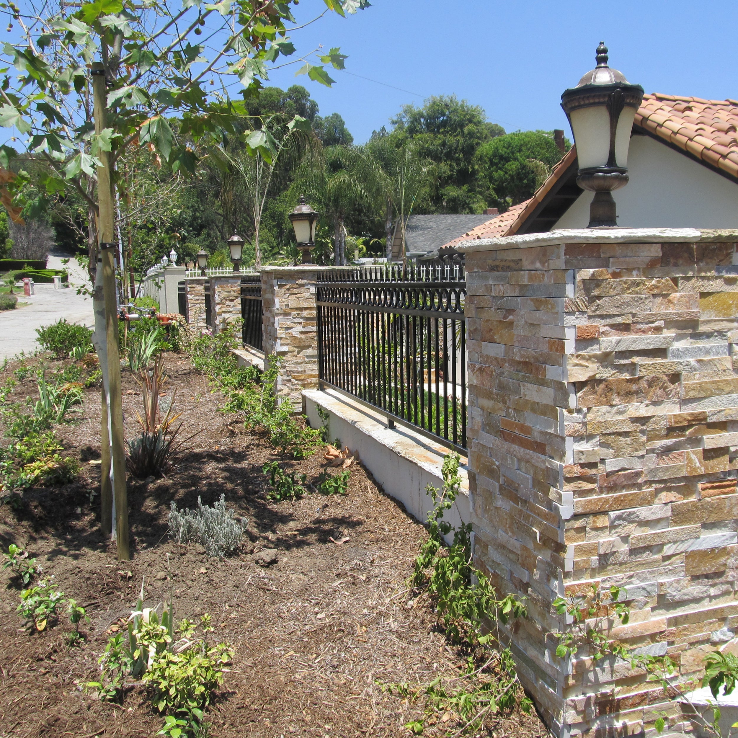 DESERT GOLD: Quartzite Dressed Ledger Stone Smart Corner Wall Panel (6"x6", 6"x18" | Rockface)