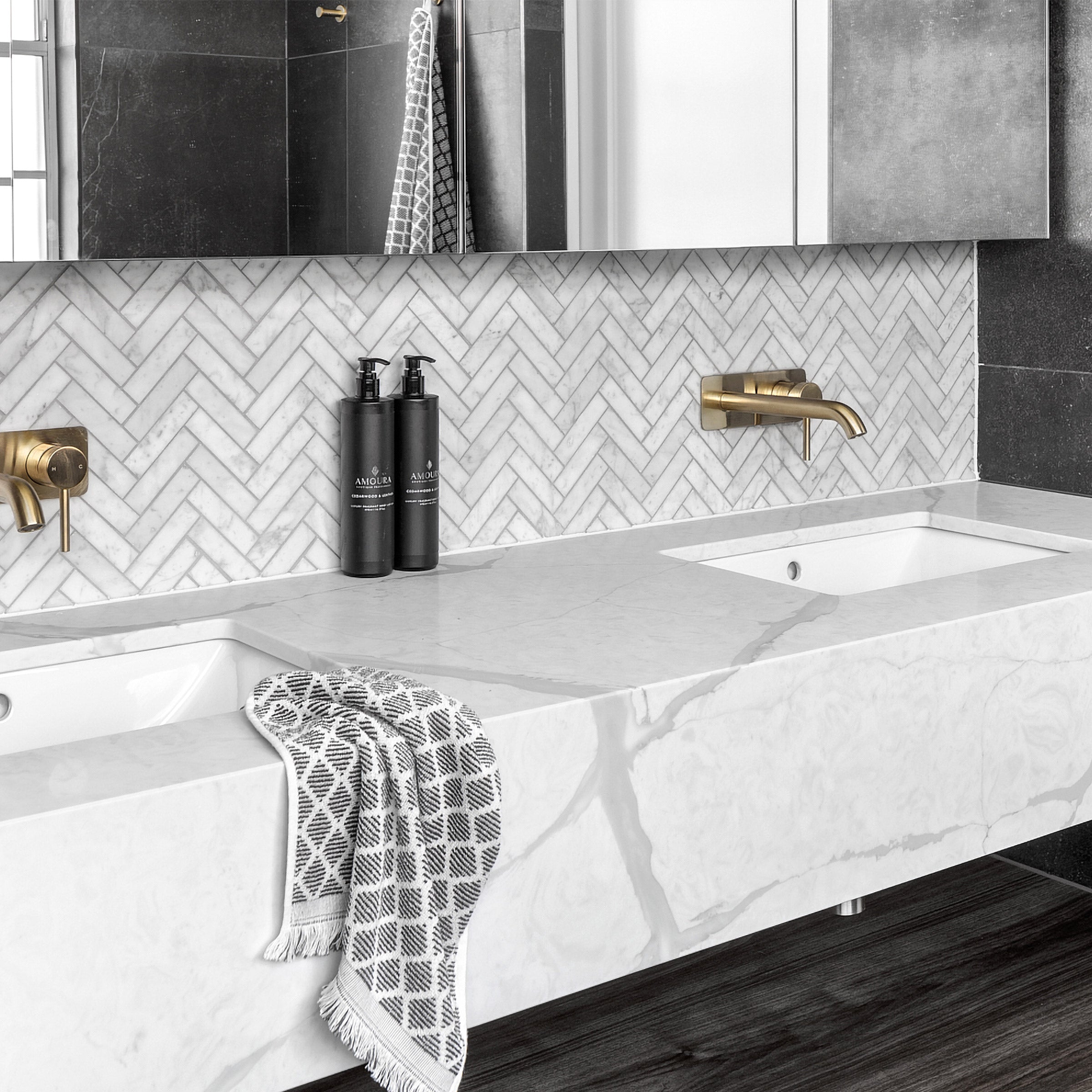 WHITE CARRARA: 1" x 4" Herringbone Mosaic (11 1/8"×12"×3/8" | polished)