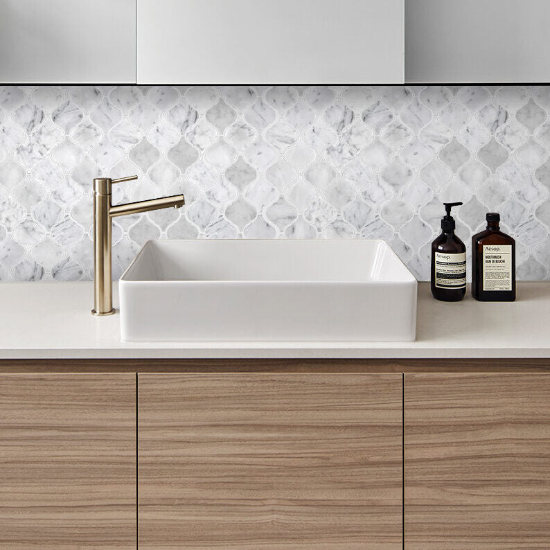 WHITE CARRARA: Arabesque Mosaic (11 3/4"×12"×3/8" | honed)